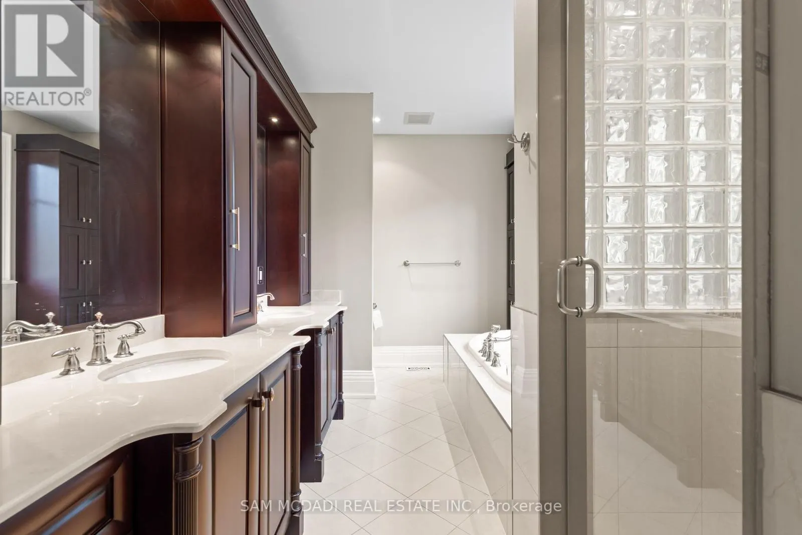 839 LAKESHORE ROAD