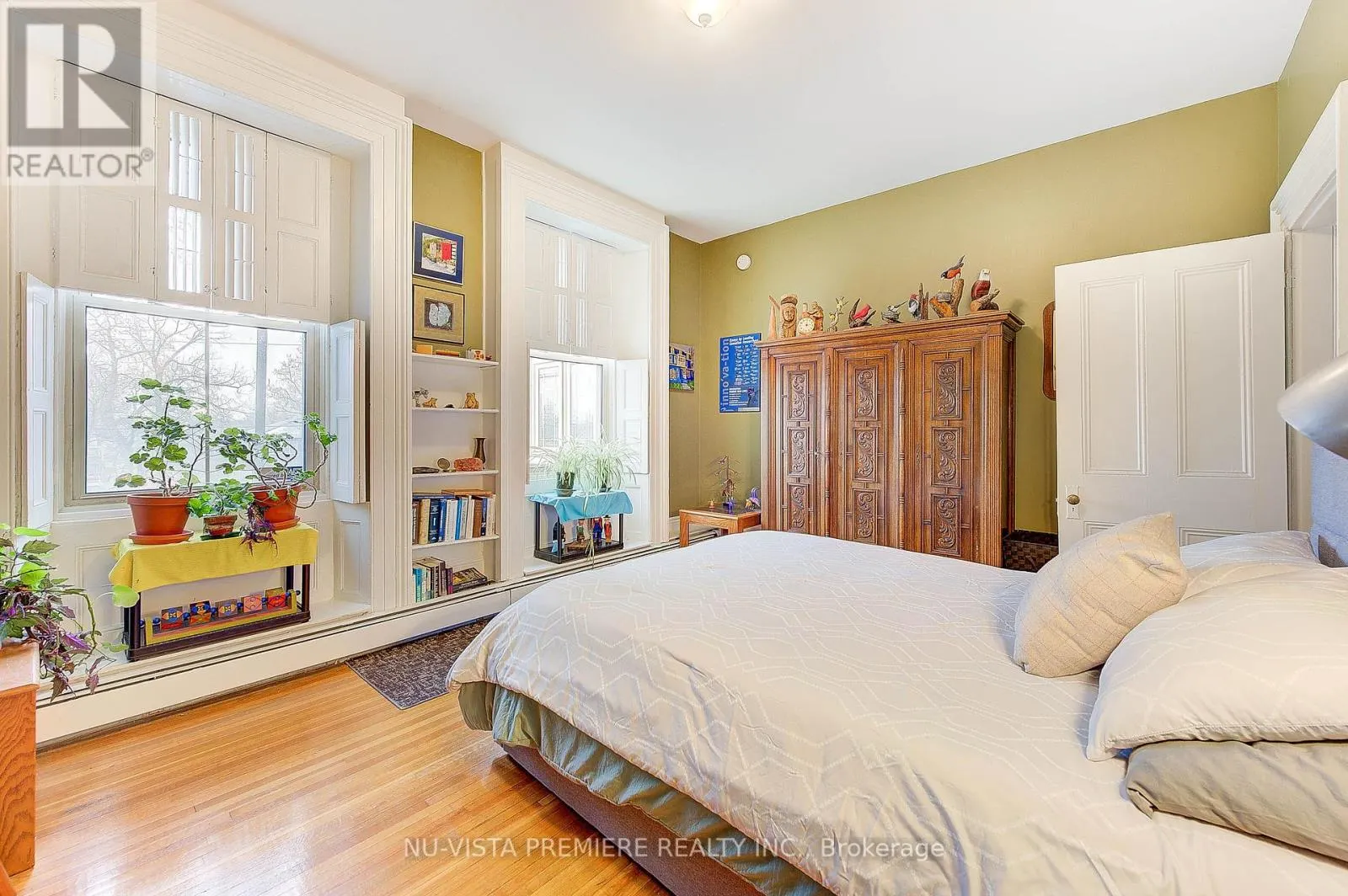 5 - 49 RIDOUT STREET S, #5