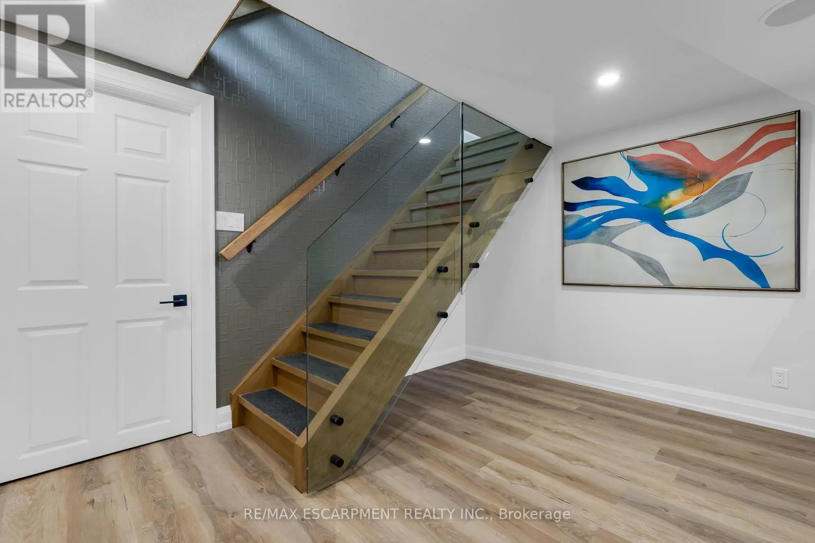 83 DORCHESTER DRIVE