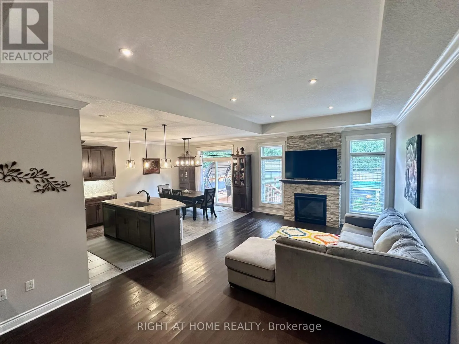 1 DRAKE COURT