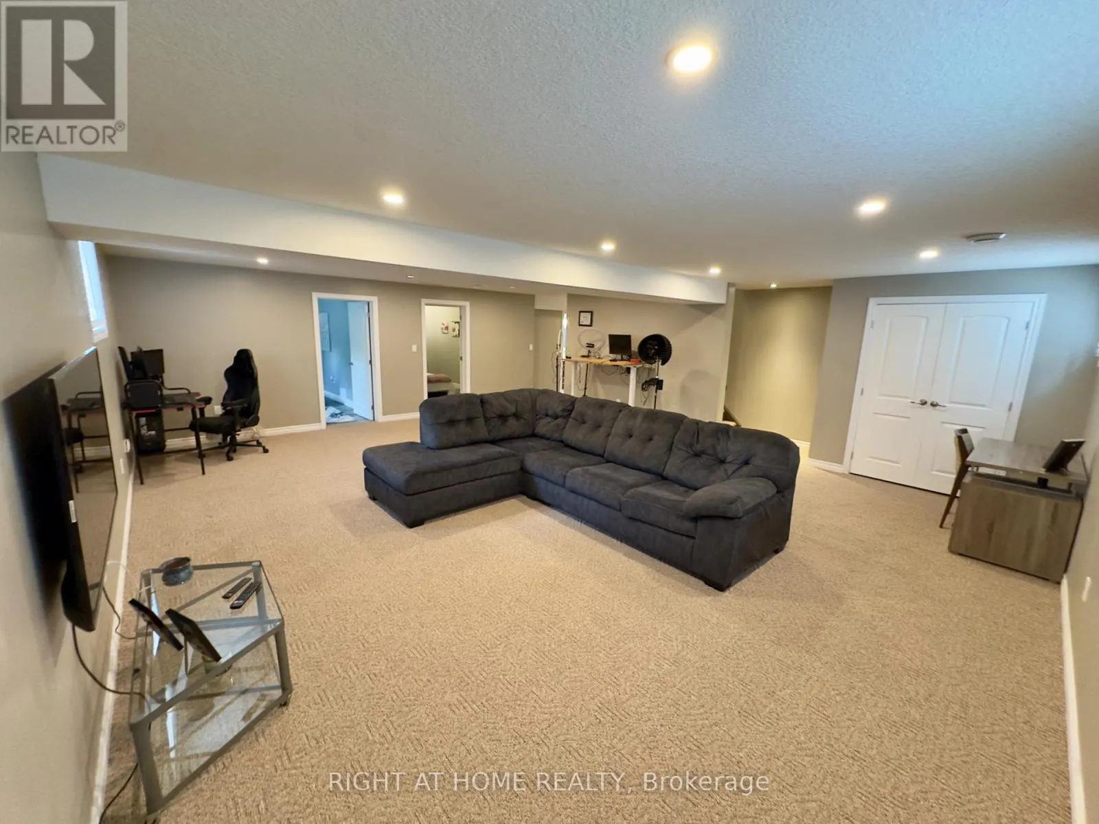 1 DRAKE COURT