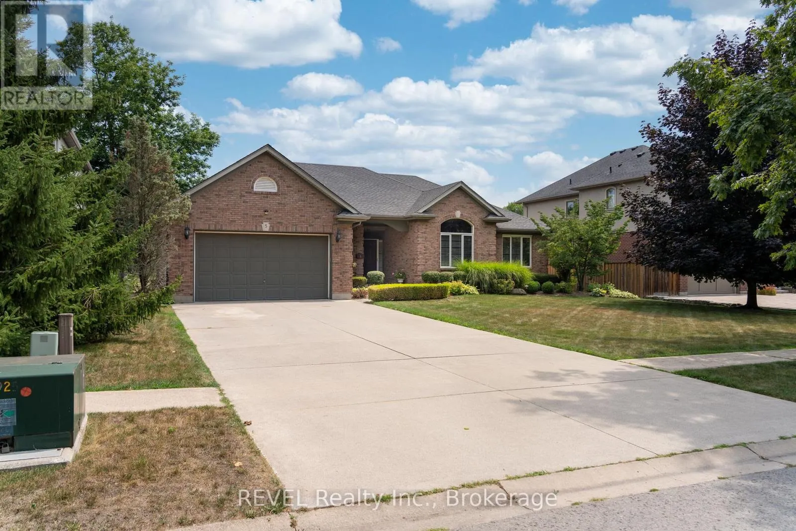 5 BEECHWOOD CRESCENT