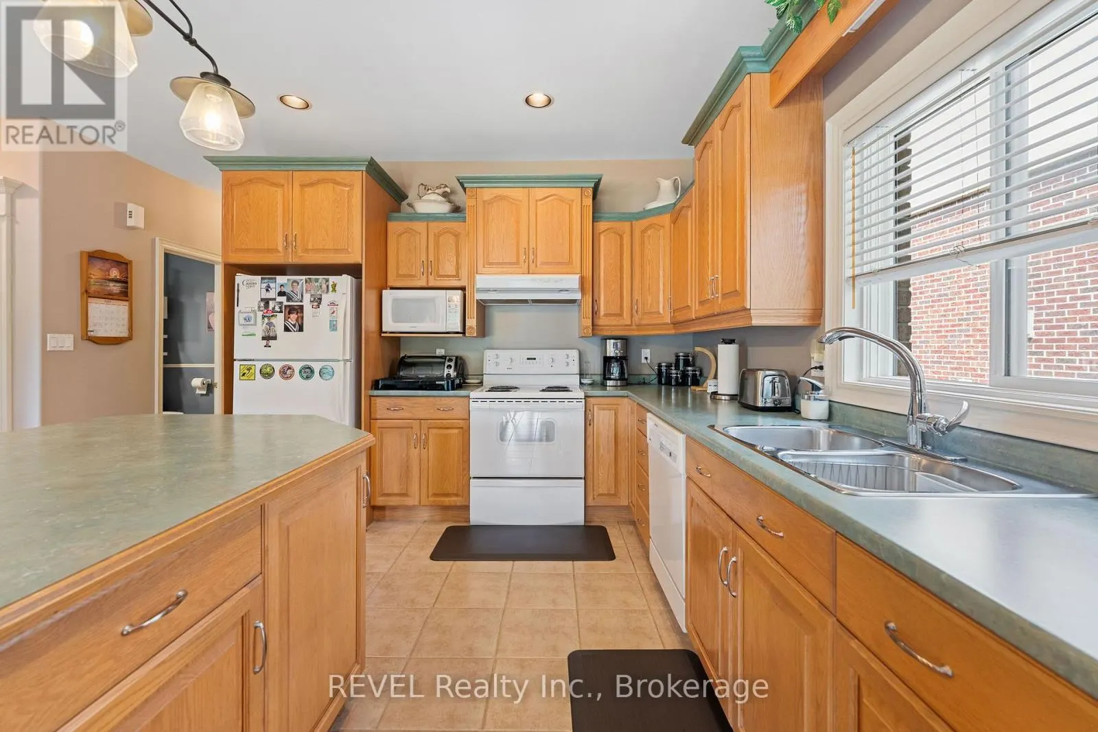 5 BEECHWOOD CRESCENT