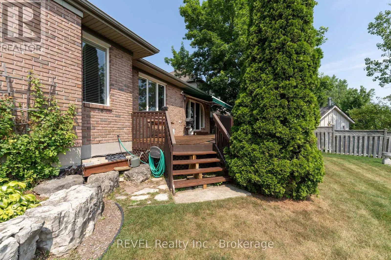 5 BEECHWOOD CRESCENT