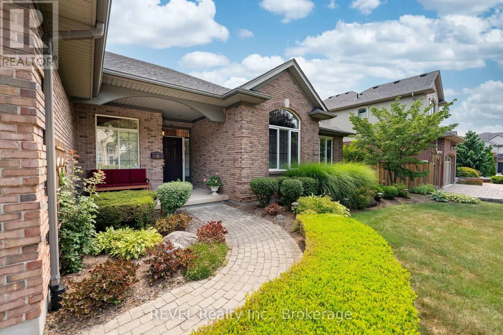 5 BEECHWOOD CRESCENT