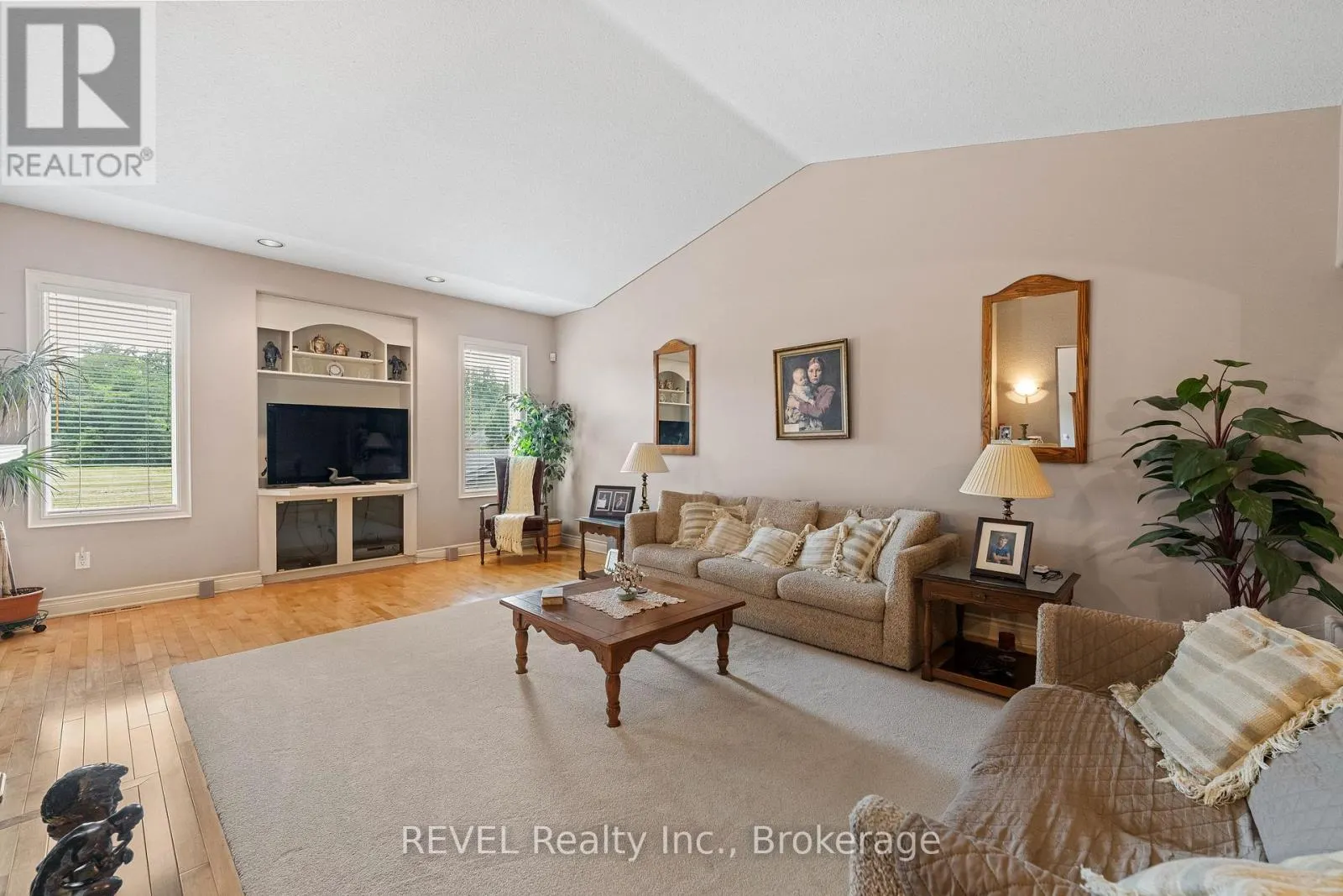 5 BEECHWOOD CRESCENT