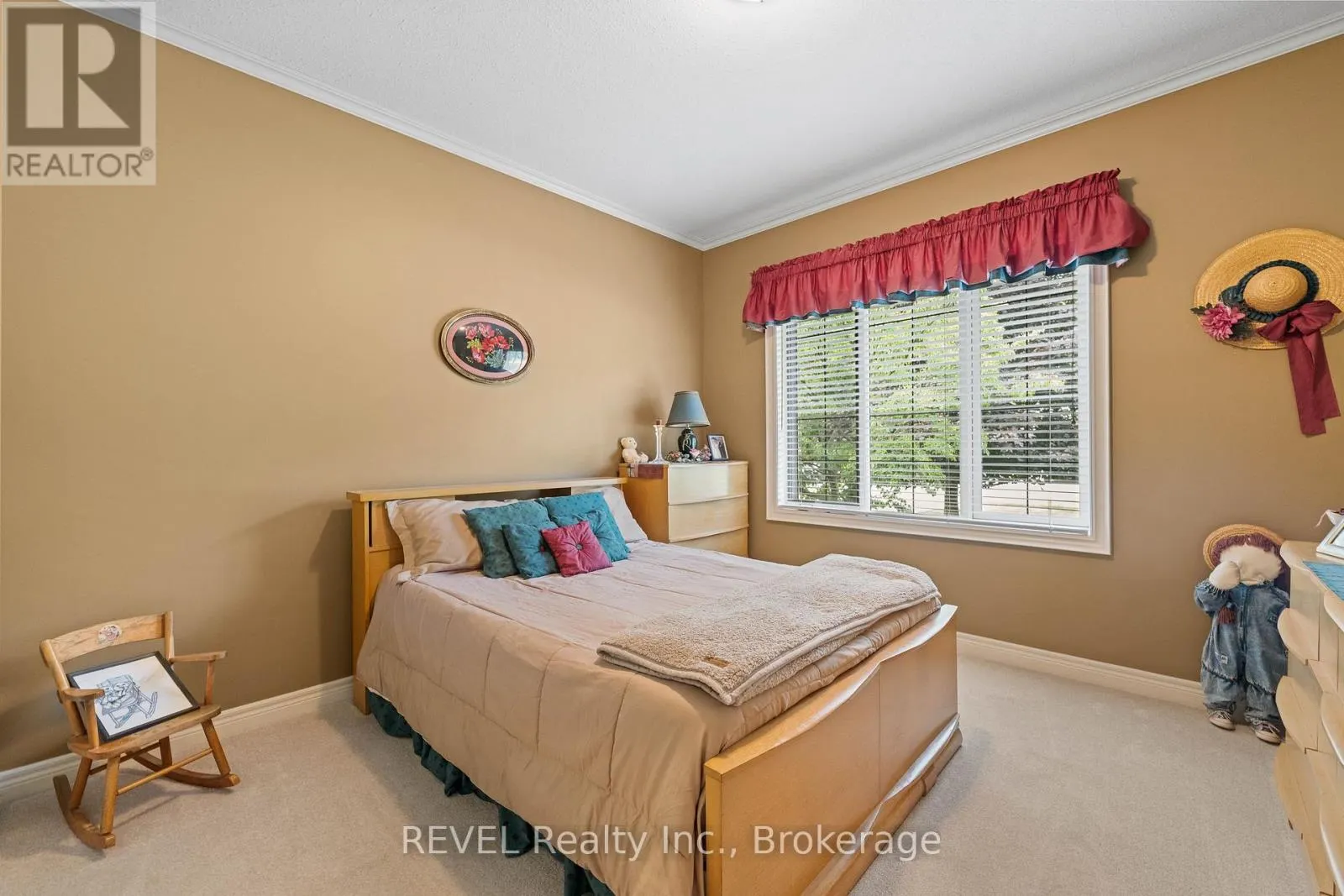 5 BEECHWOOD CRESCENT