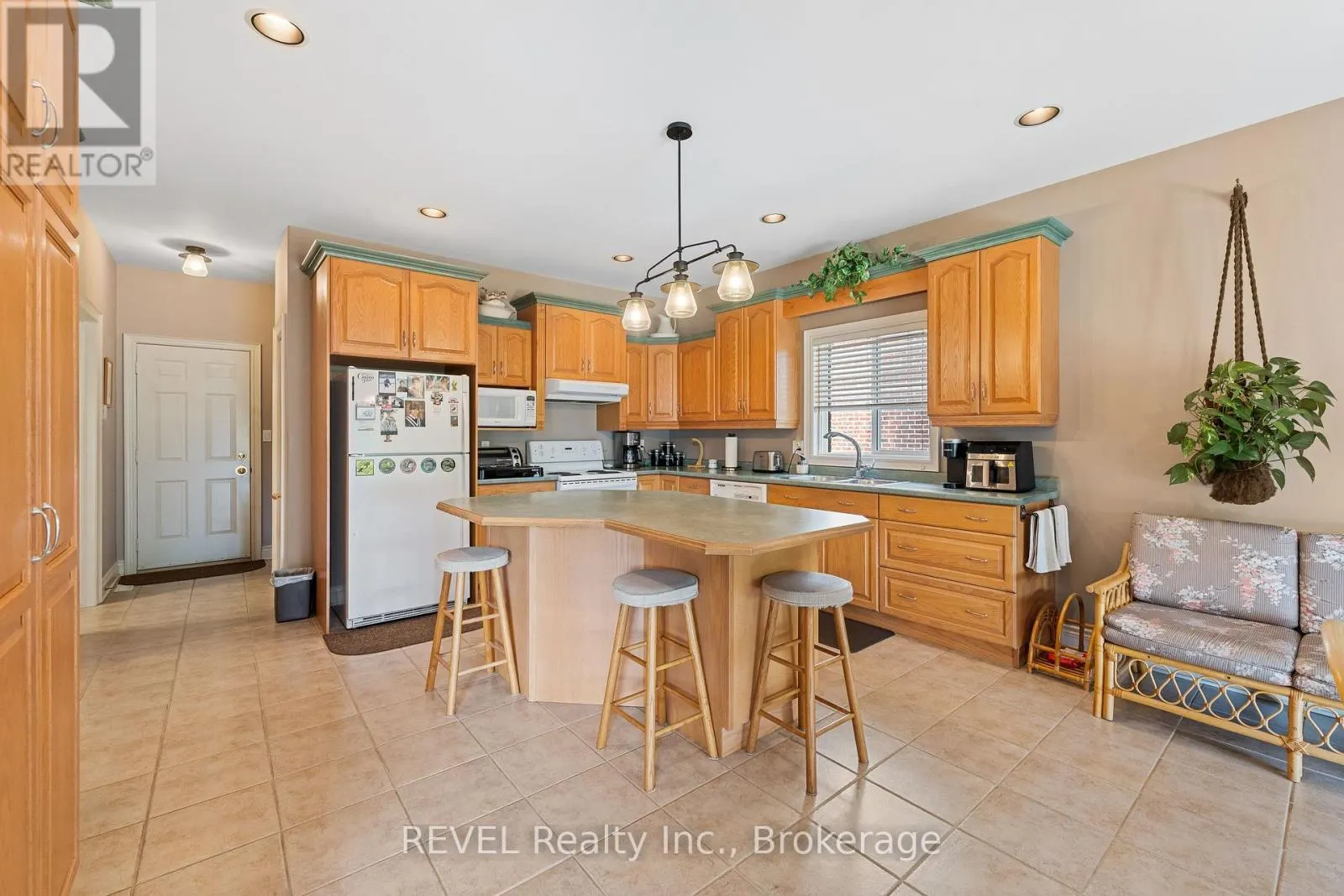 5 BEECHWOOD CRESCENT