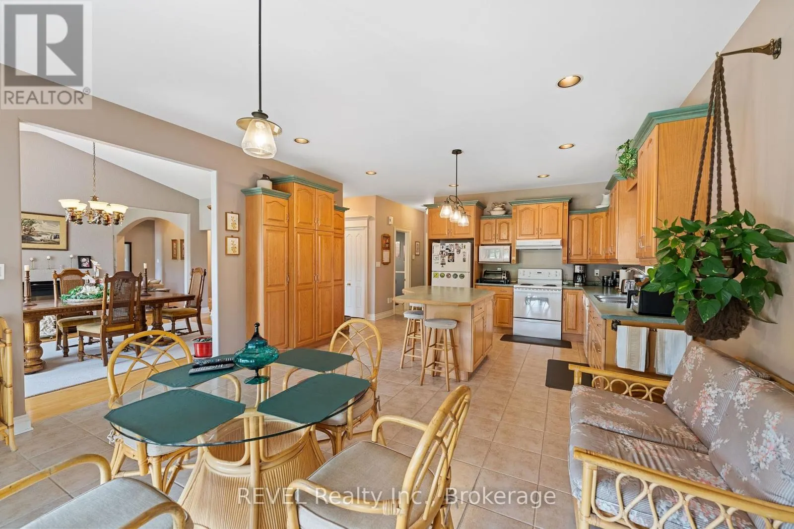 5 BEECHWOOD CRESCENT