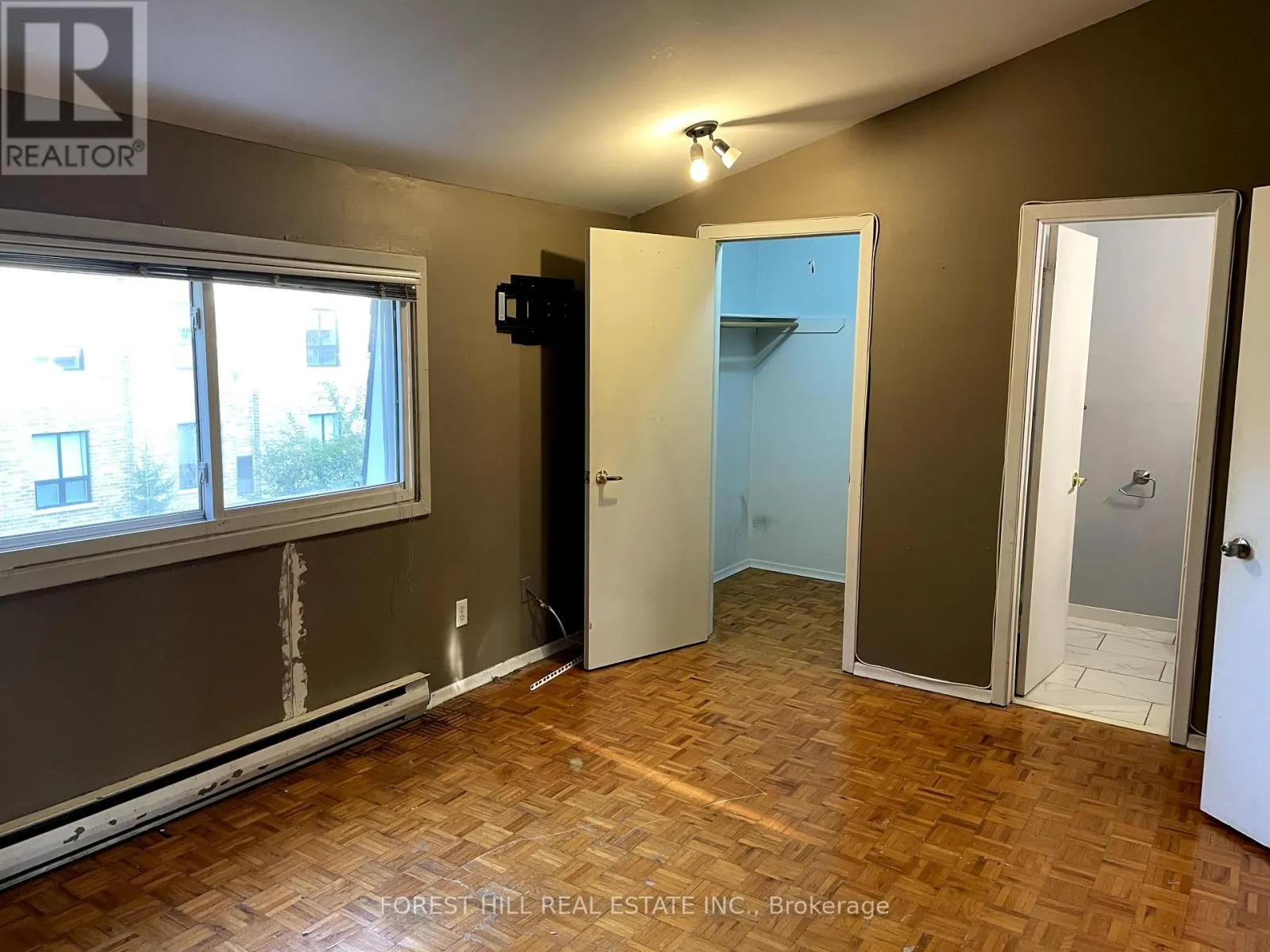 3 - 40 FAIRFAX COURT, #3