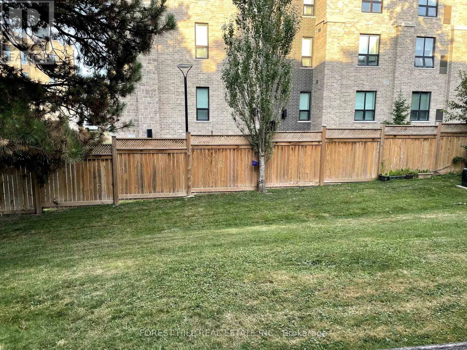 3 - 40 FAIRFAX COURT, #3