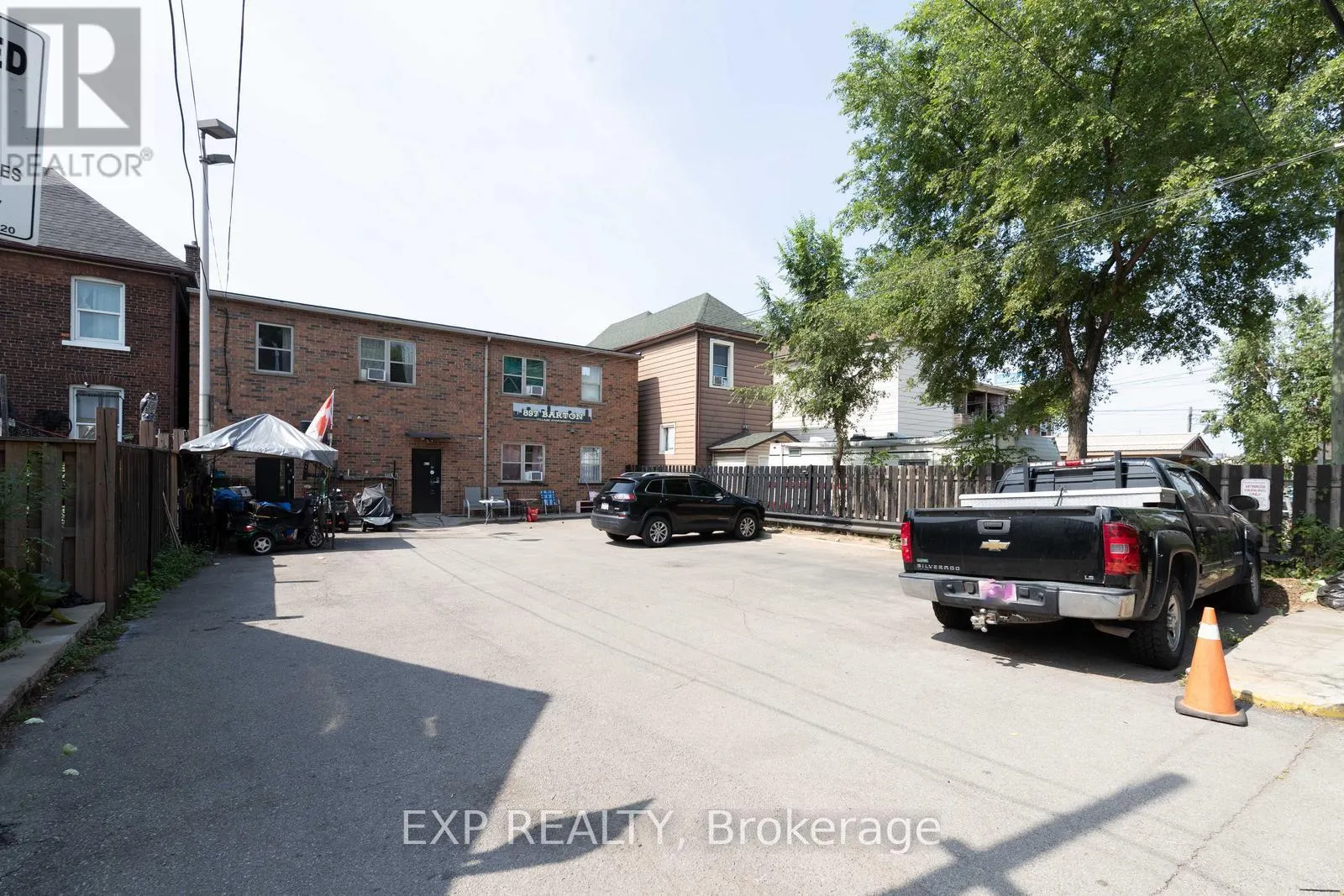 COMM - 897 BARTON STREET E