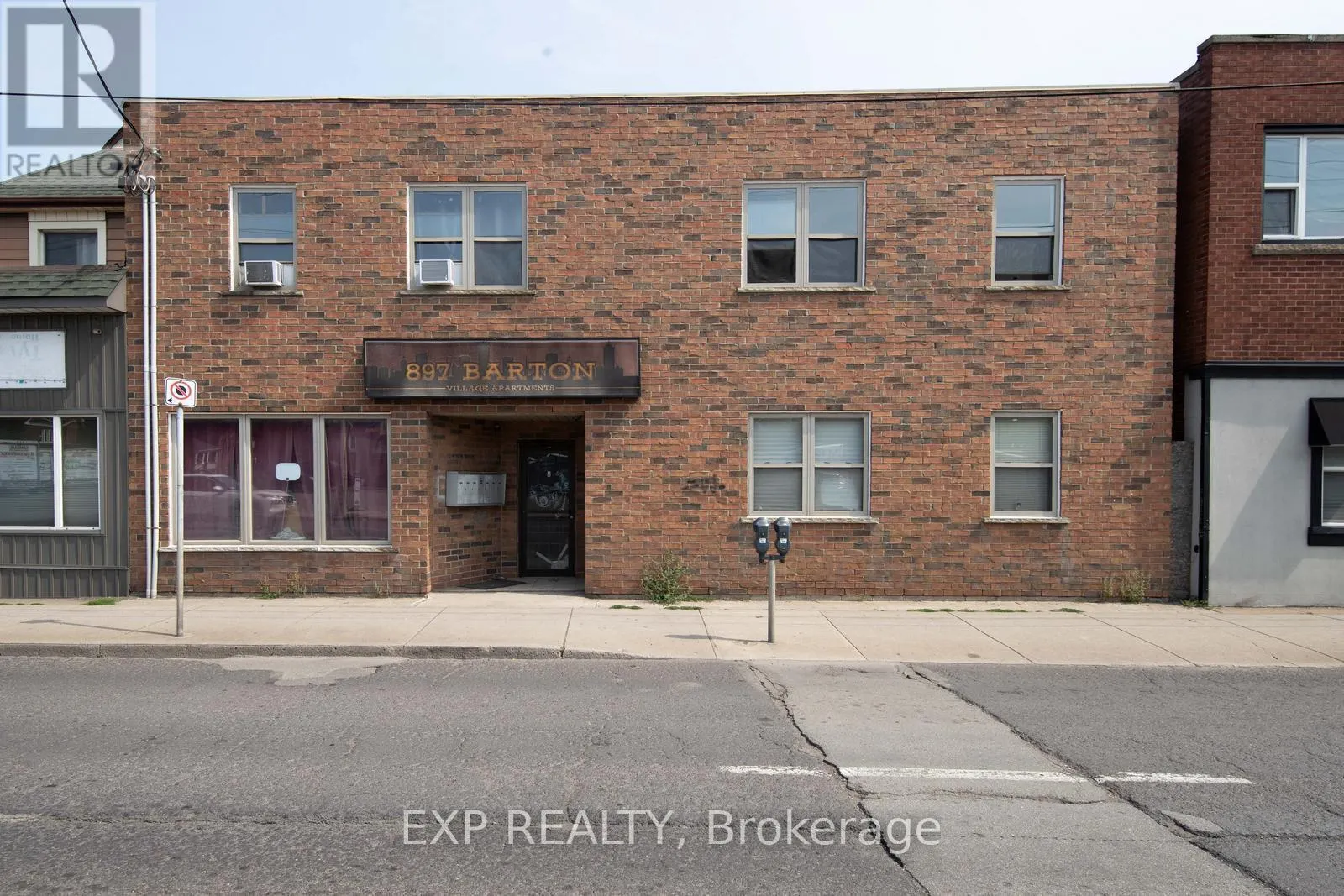 COMM - 897 BARTON STREET E