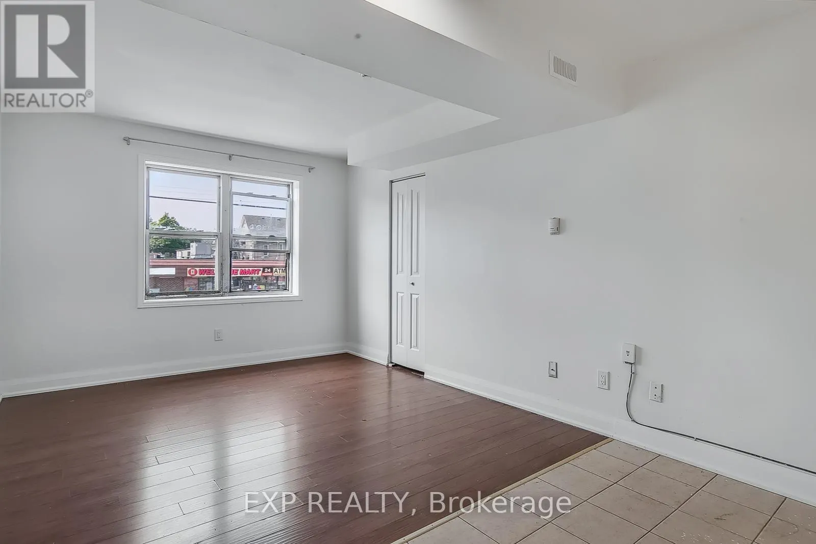 COMM - 897 BARTON STREET E