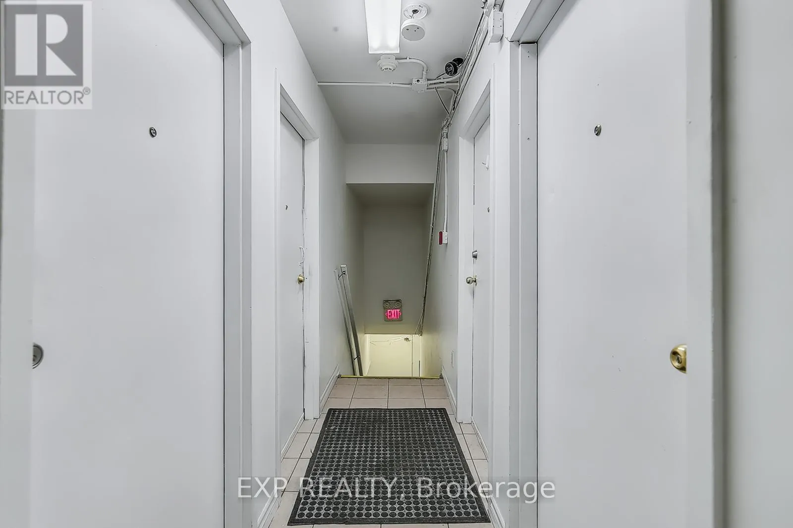 COMM - 897 BARTON STREET E