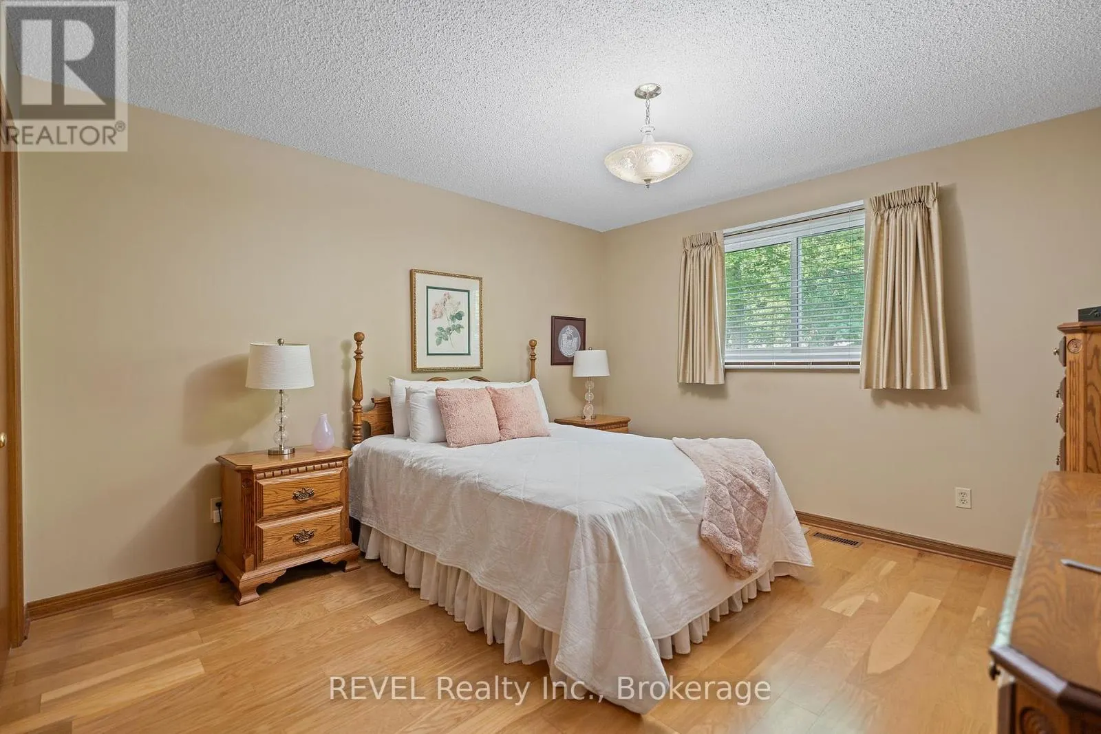 73 CHAPEL HILL CRESCENT