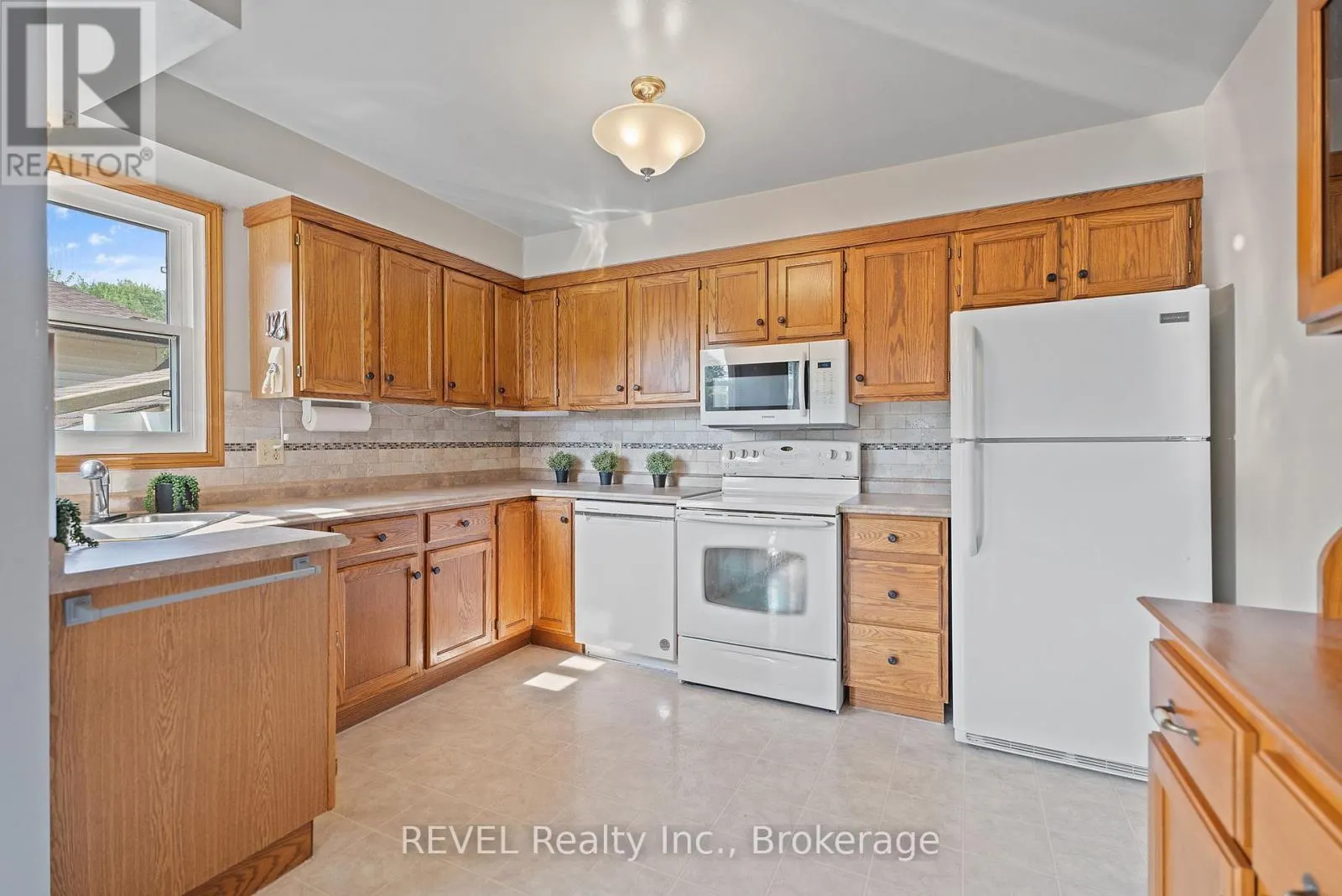 73 CHAPEL HILL CRESCENT
