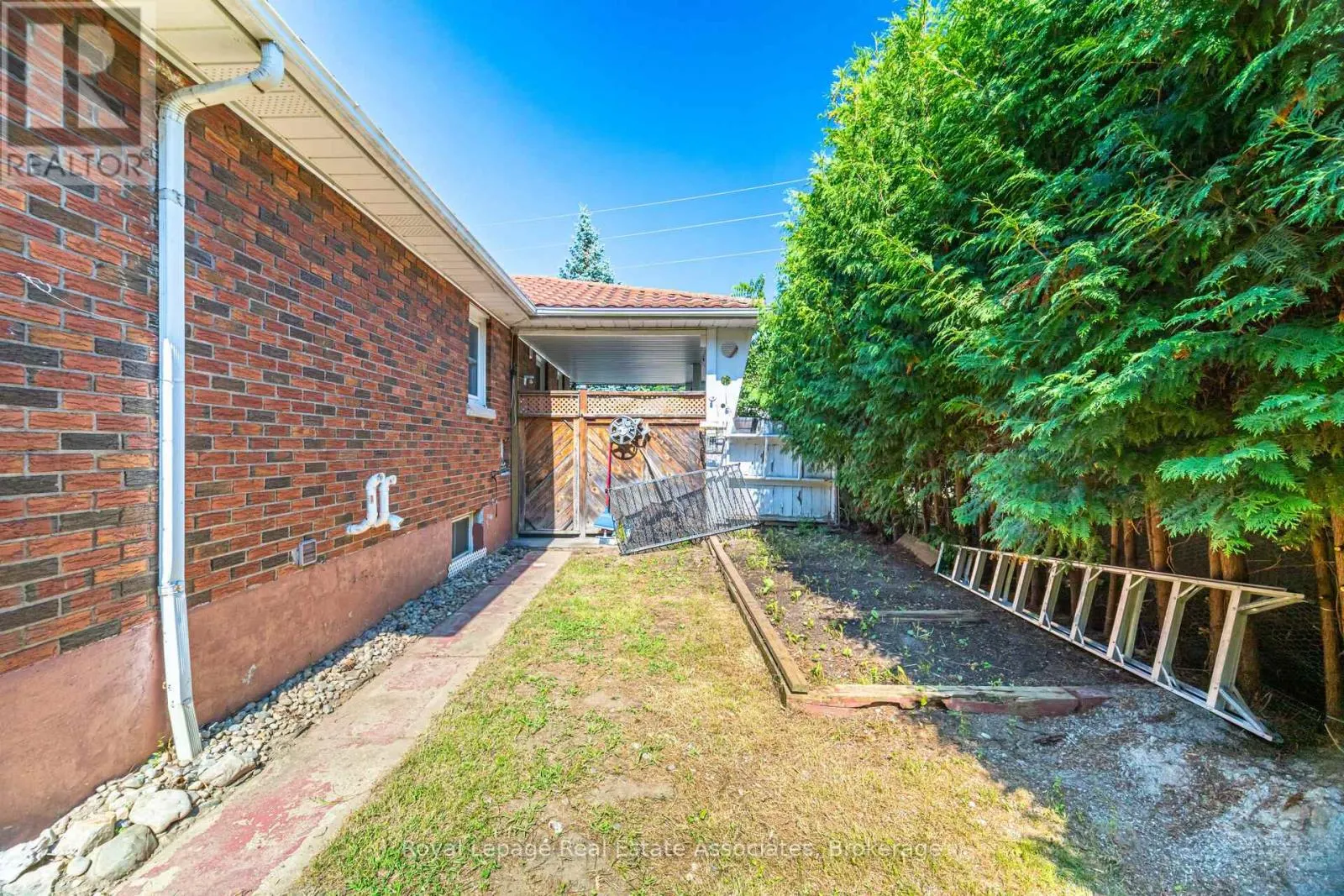 319 GRANTHAM AVENUE