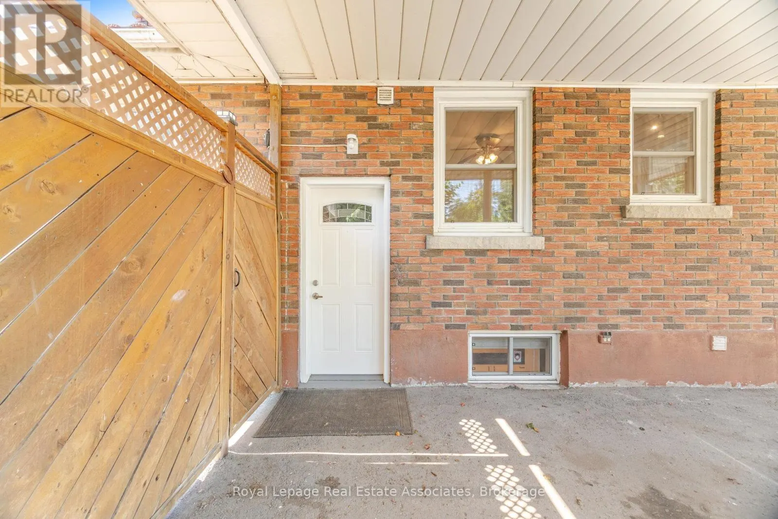 319 GRANTHAM AVENUE