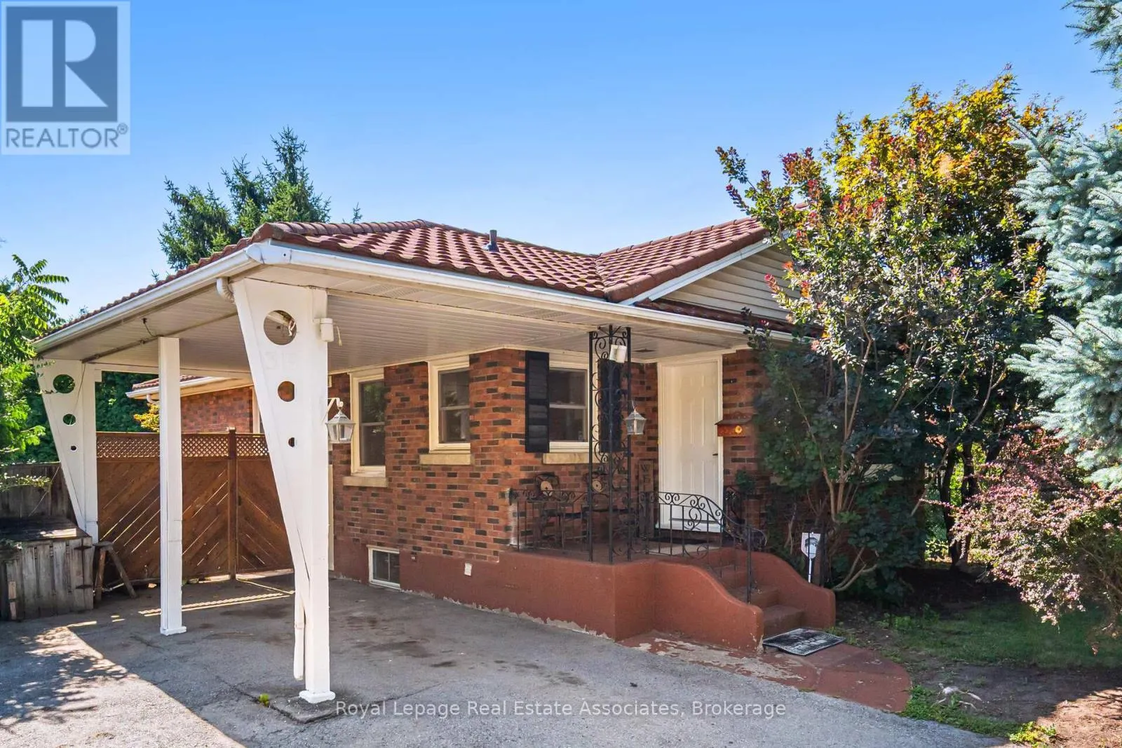 319 GRANTHAM AVENUE
