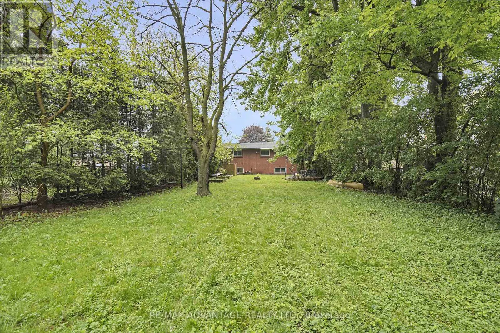 300 BRIARHILL AVENUE