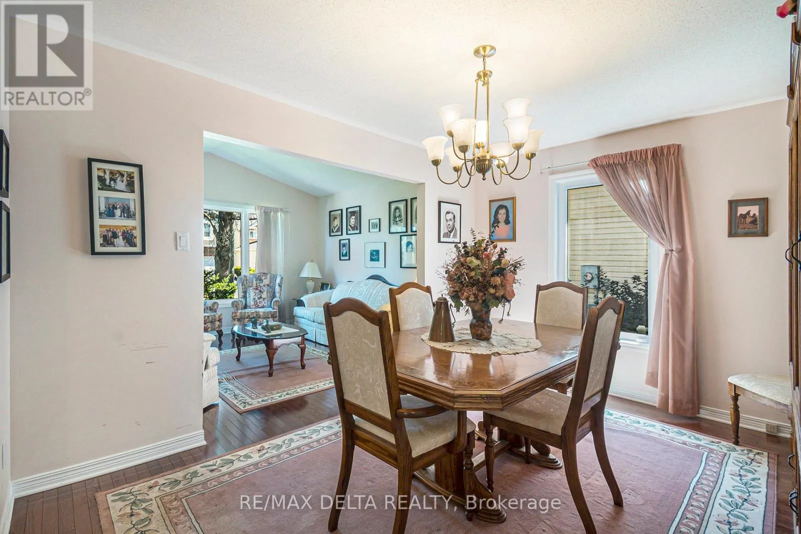 762 ADENCLIFFE DRIVE