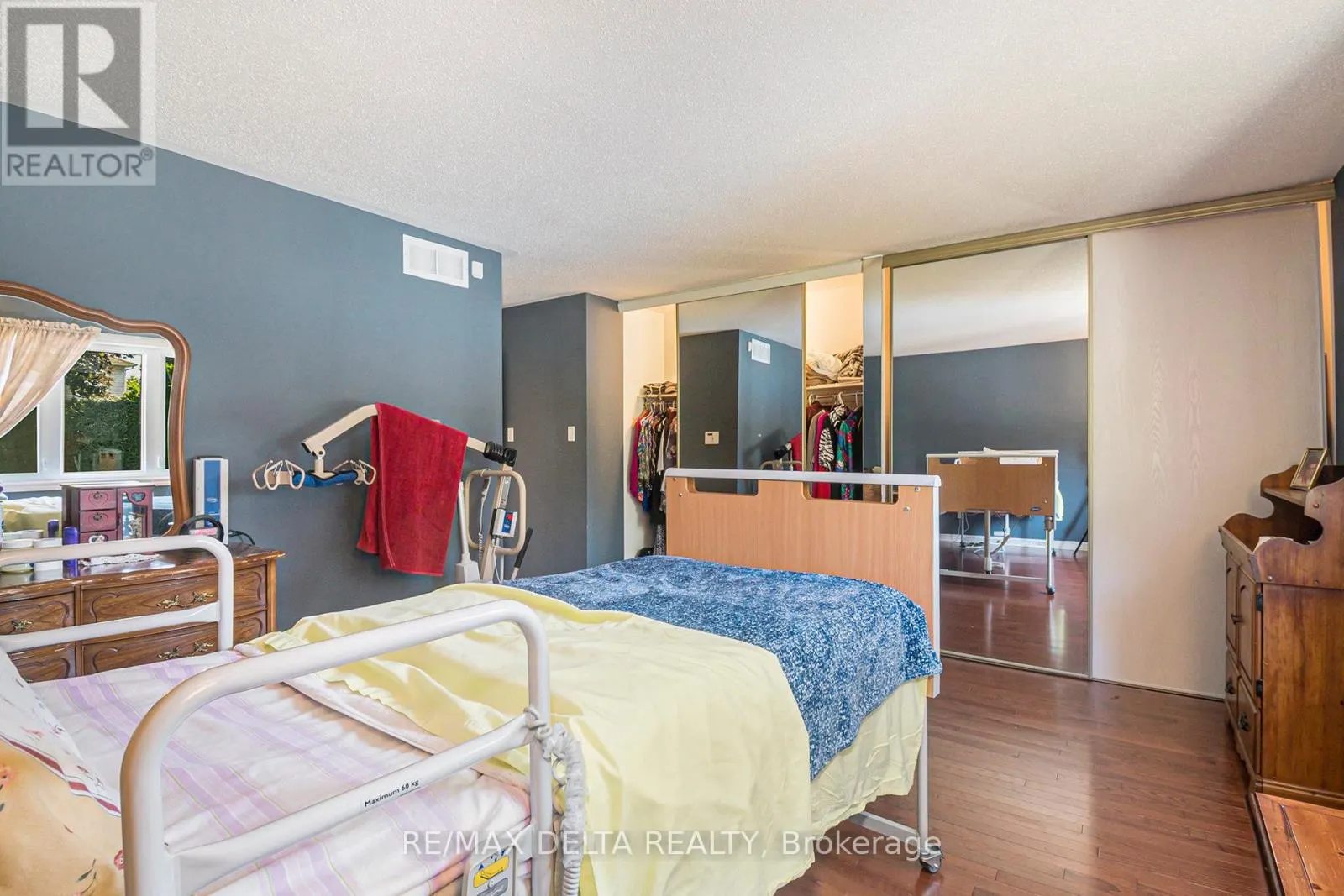 762 ADENCLIFFE DRIVE