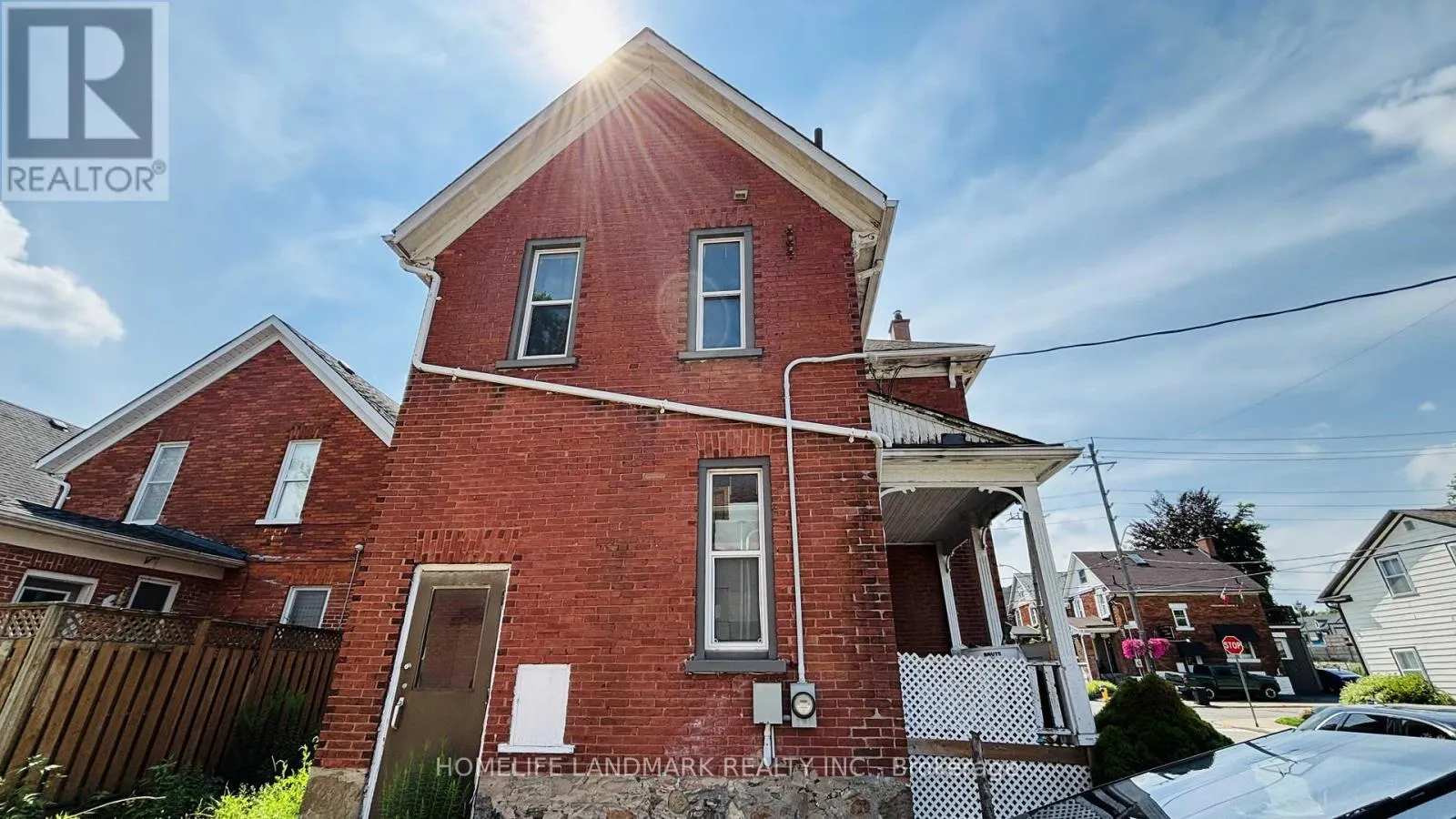 30 REGINA STREET N