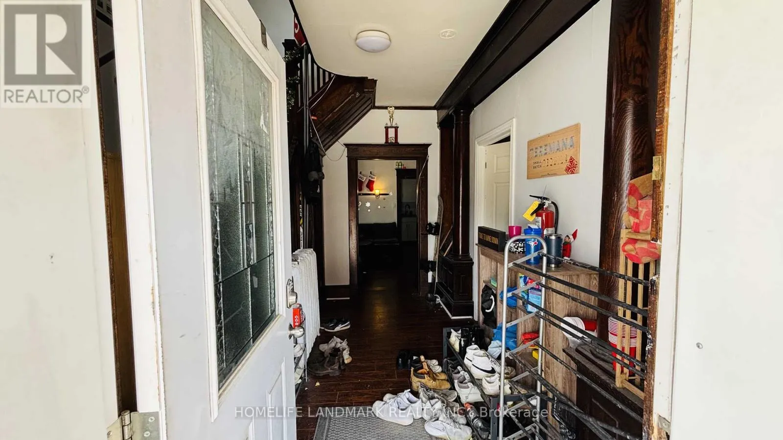 30 REGINA STREET N