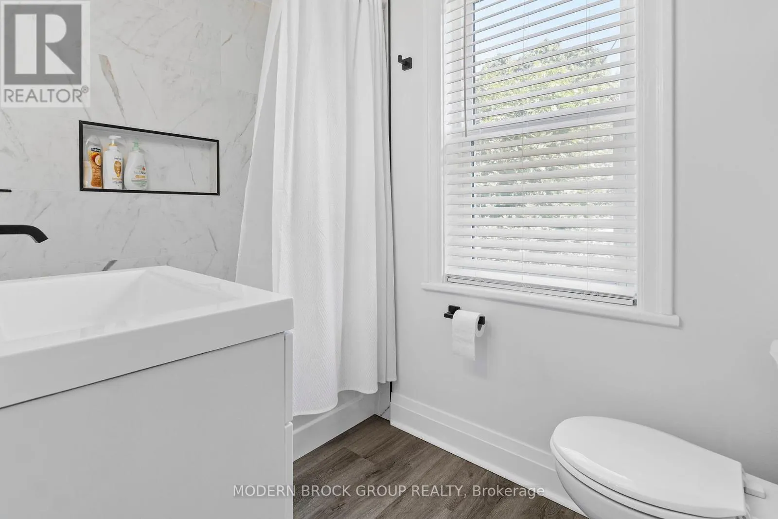 493 DIBBLE STREET W