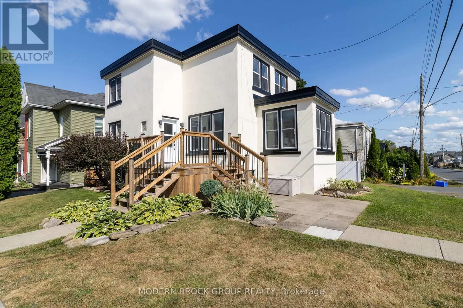 493 DIBBLE STREET W
