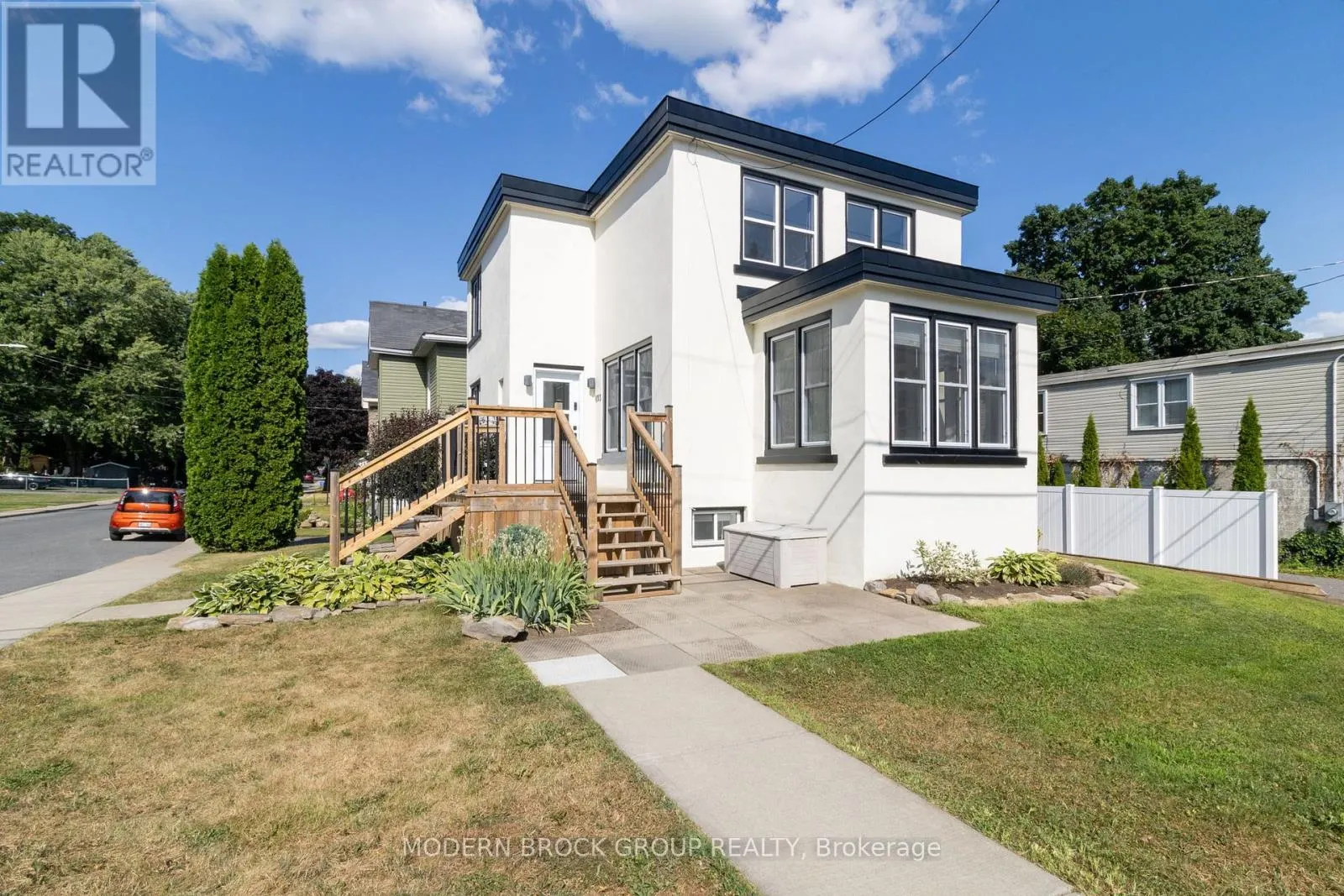 493 DIBBLE STREET W