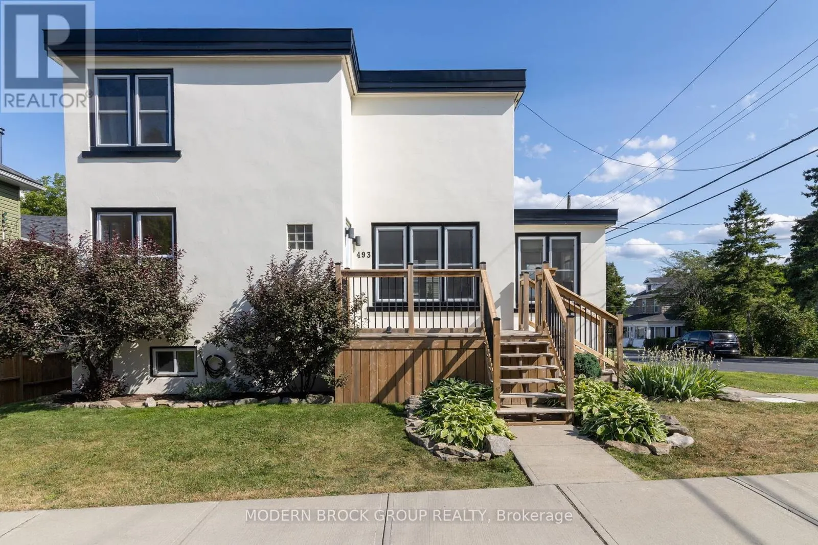 493 DIBBLE STREET W