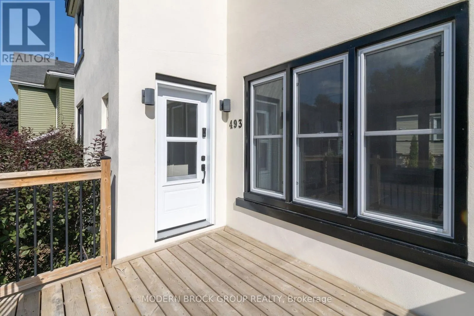 493 DIBBLE STREET W