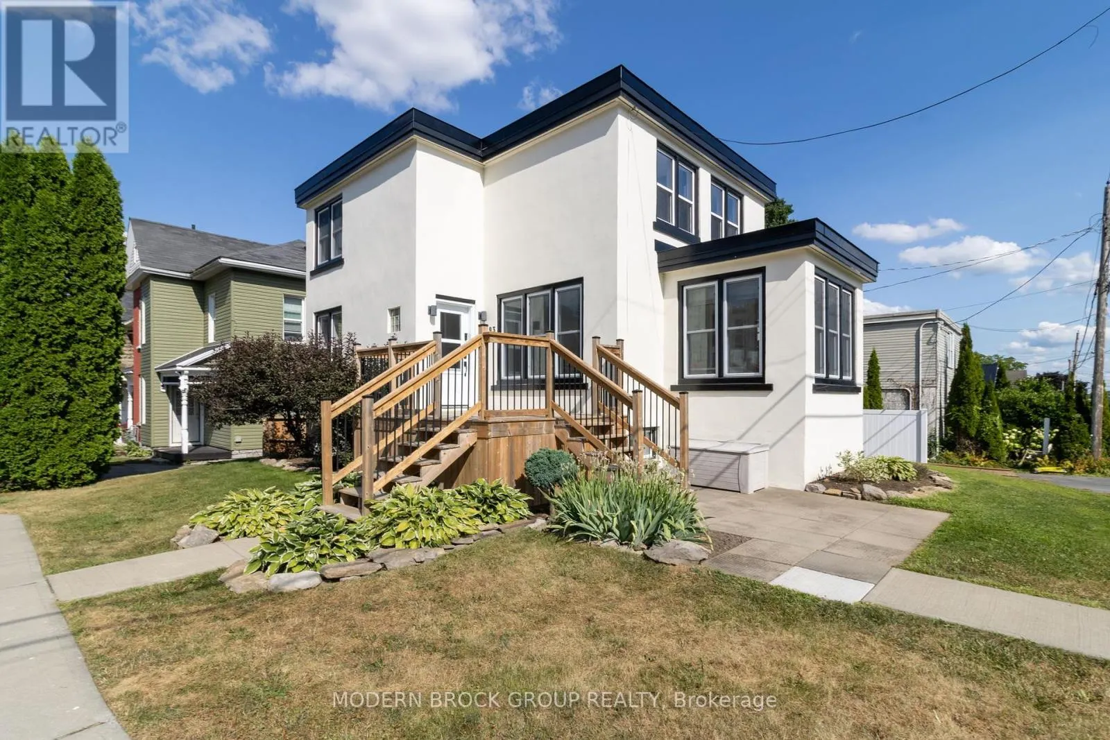 493 DIBBLE STREET W