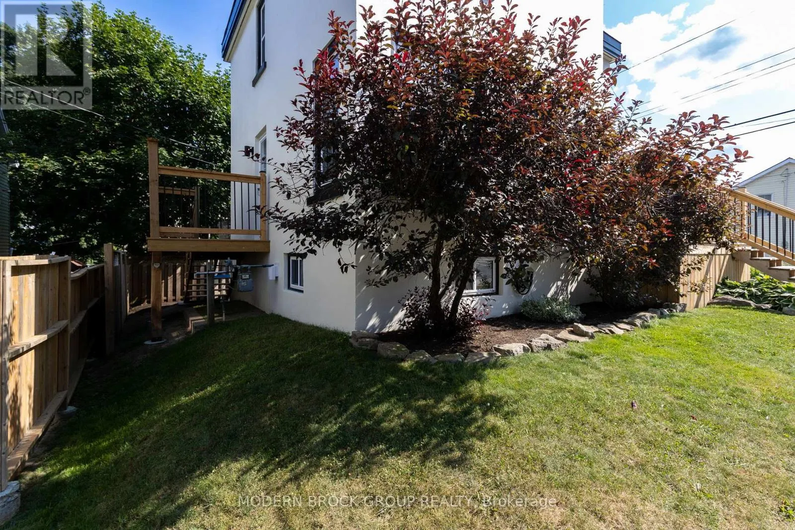 493 DIBBLE STREET W