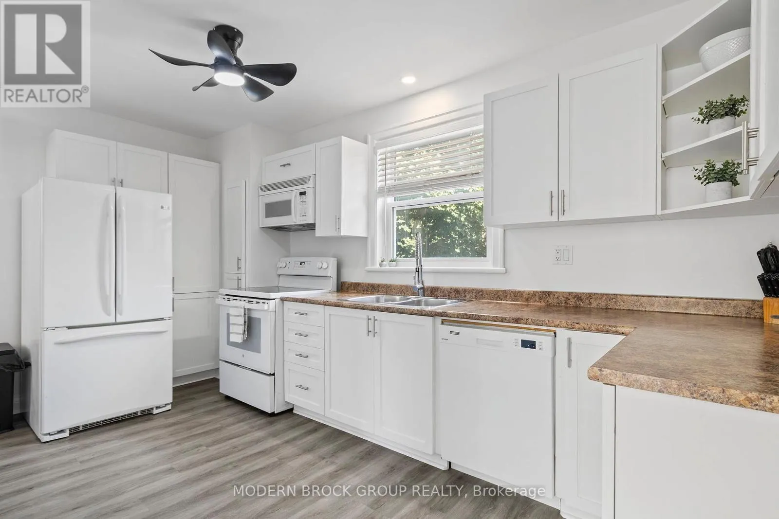 493 DIBBLE STREET W