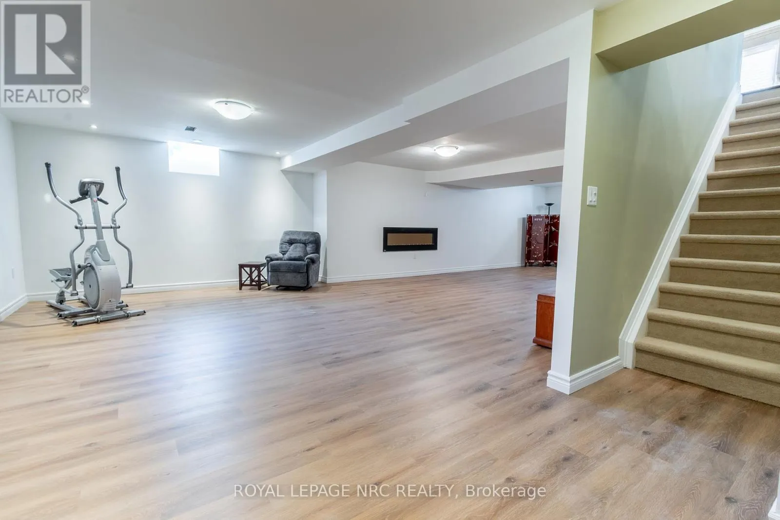 39 LORETTA DRIVE