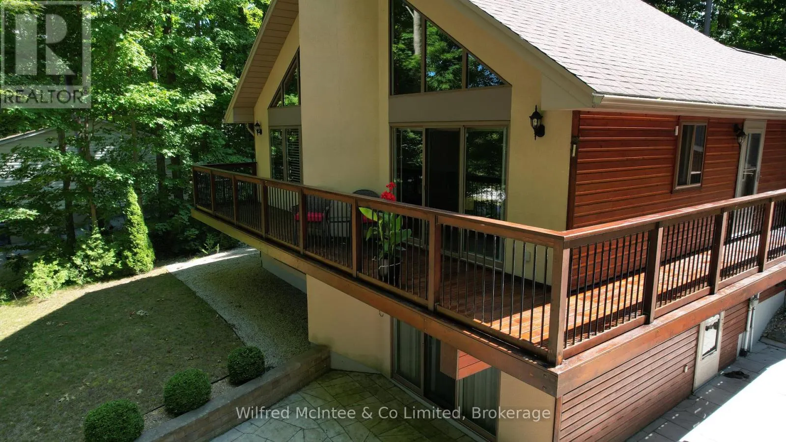 9 CARSON LAKE CRESCENT