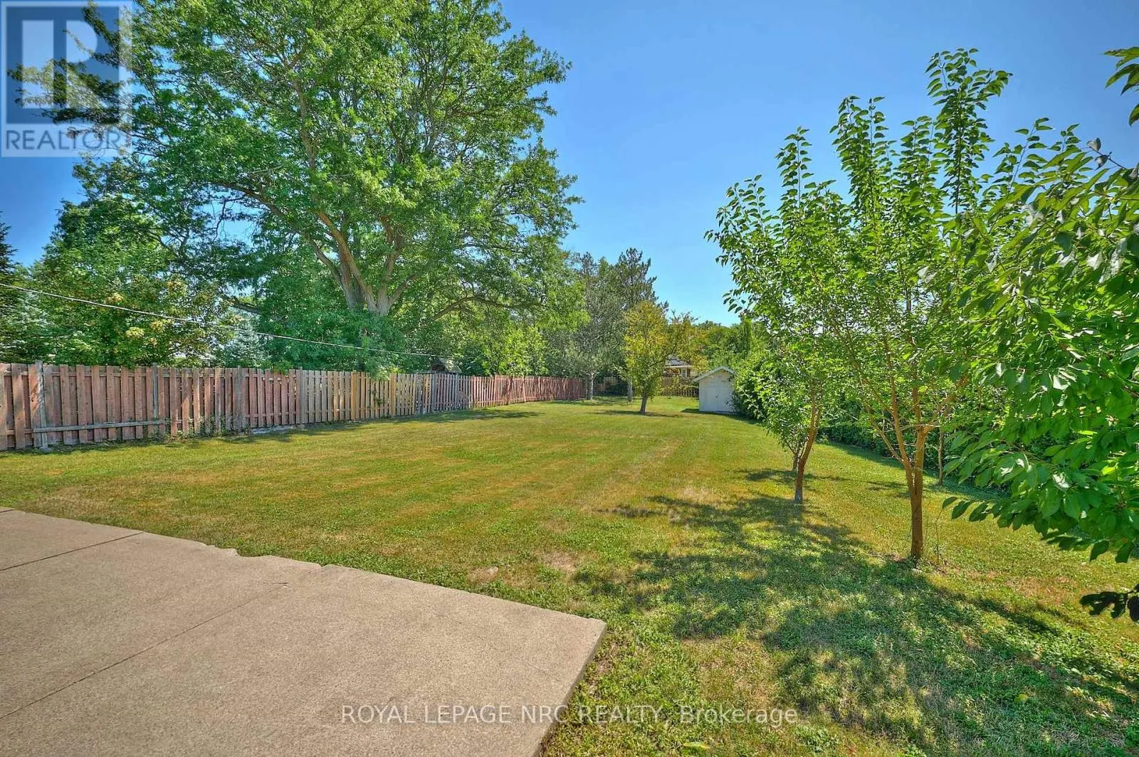 22 OAKRIDGE AVENUE