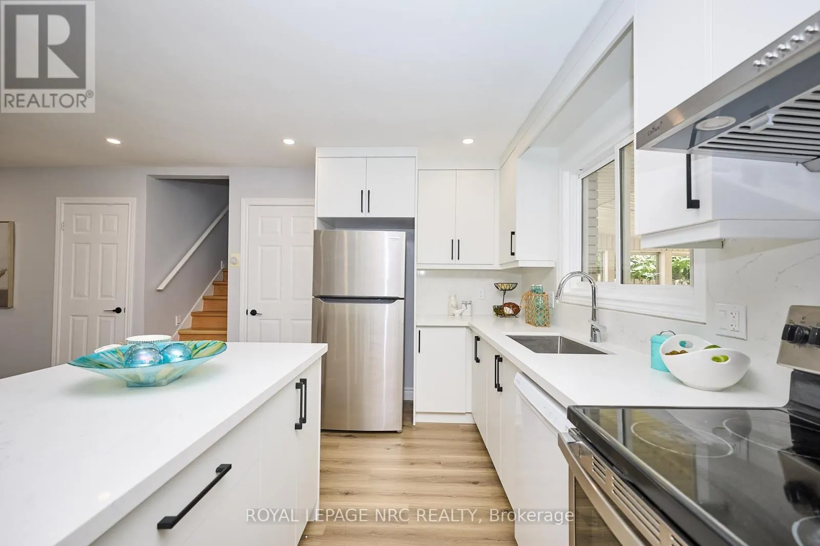 22 OAKRIDGE AVENUE