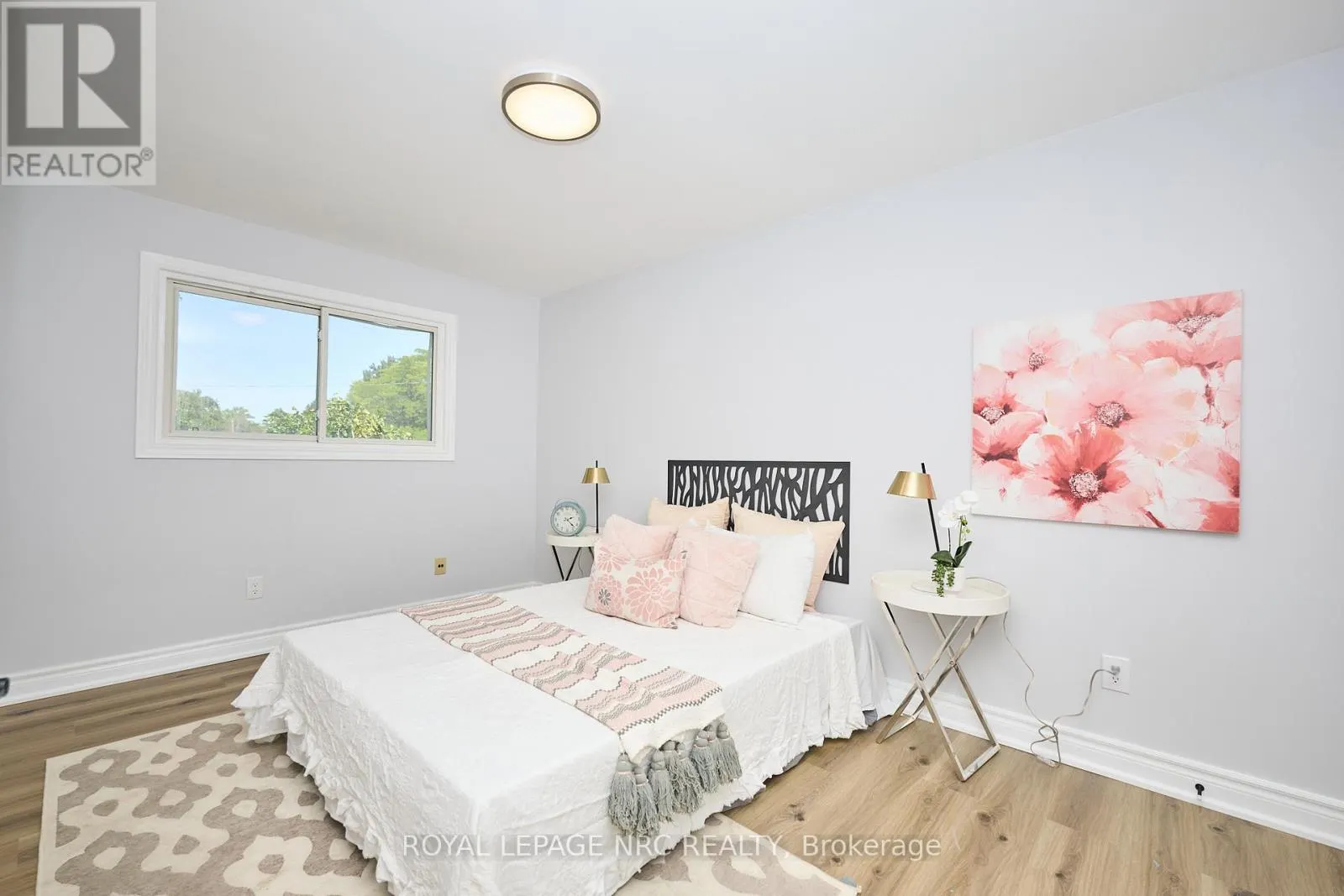 22 OAKRIDGE AVENUE