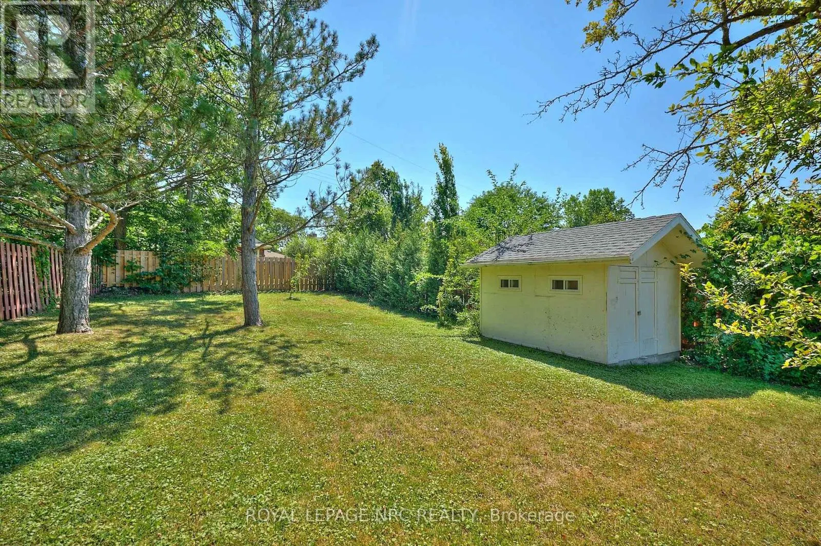 22 OAKRIDGE AVENUE