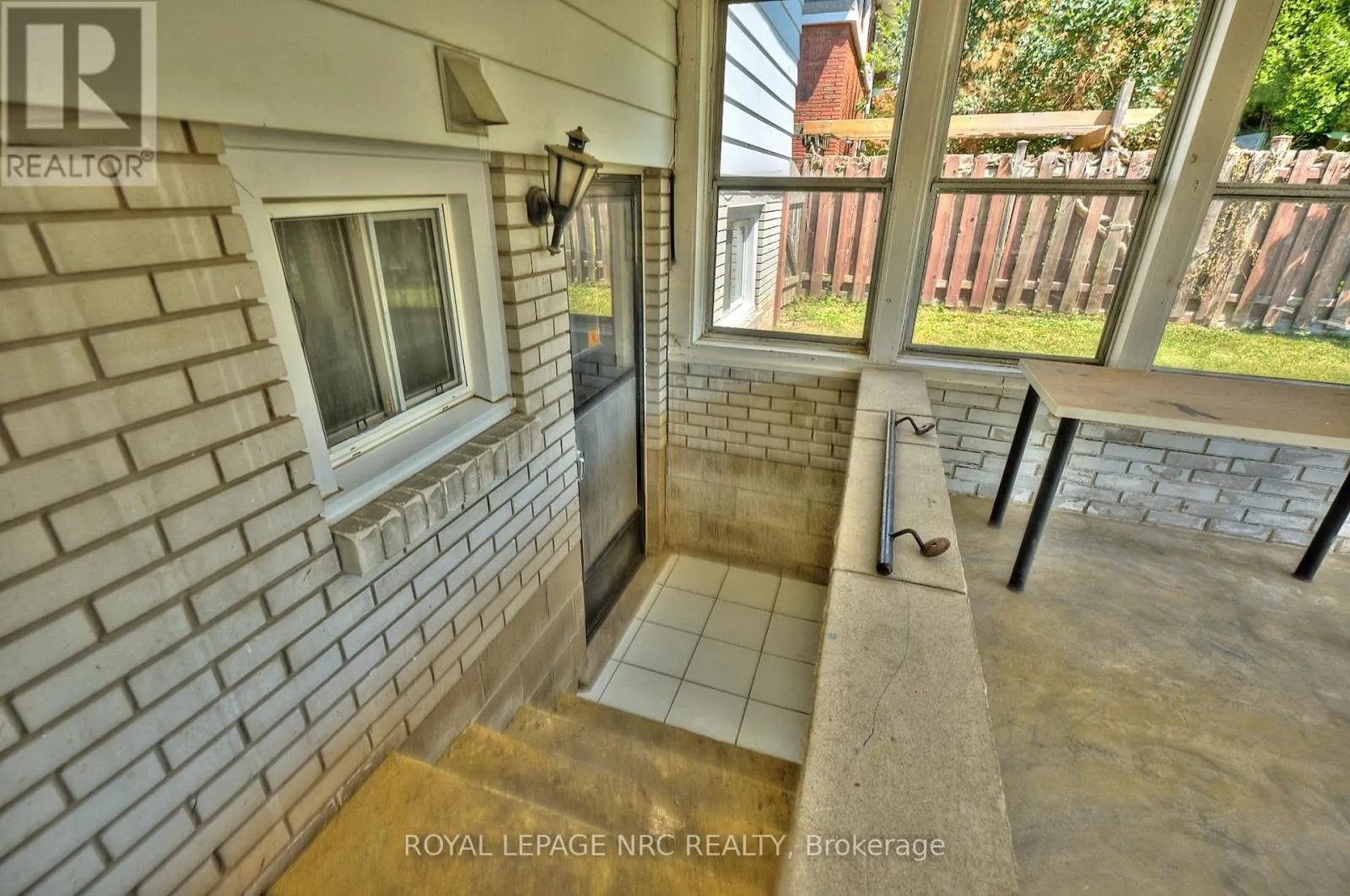 22 OAKRIDGE AVENUE