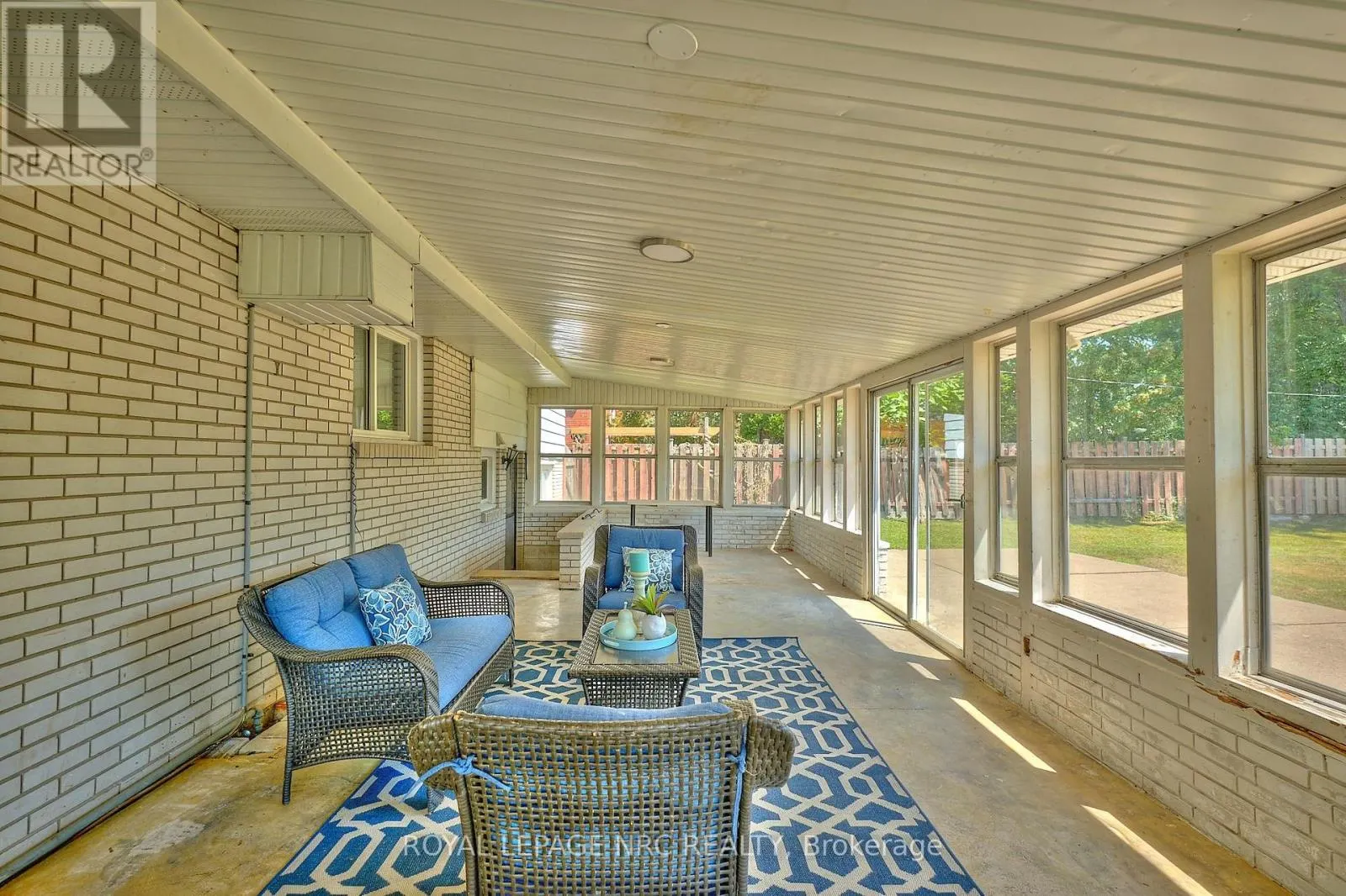 22 OAKRIDGE AVENUE