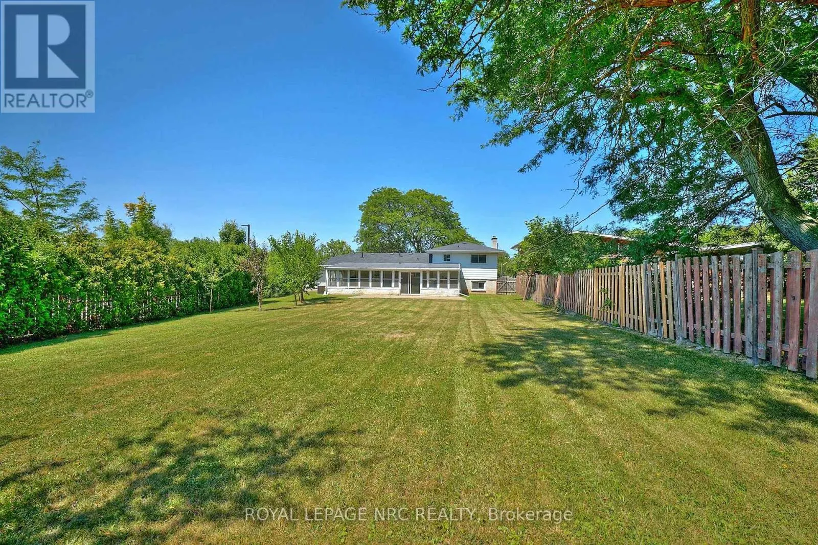 22 OAKRIDGE AVENUE