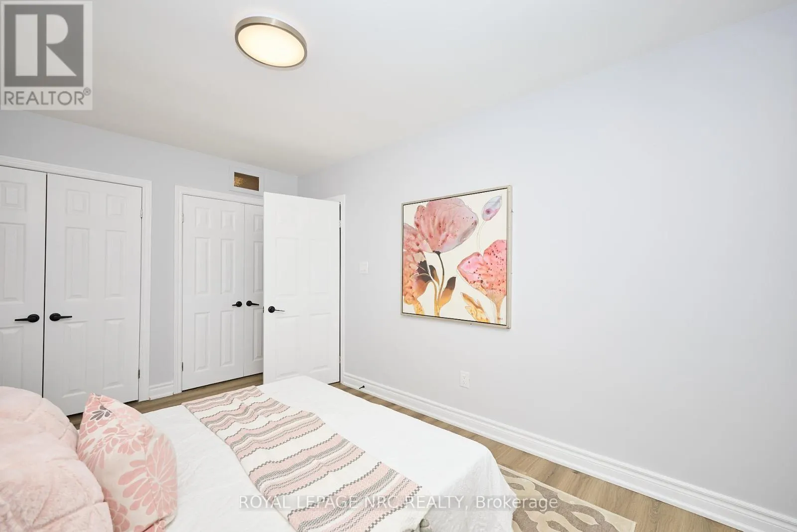 22 OAKRIDGE AVENUE