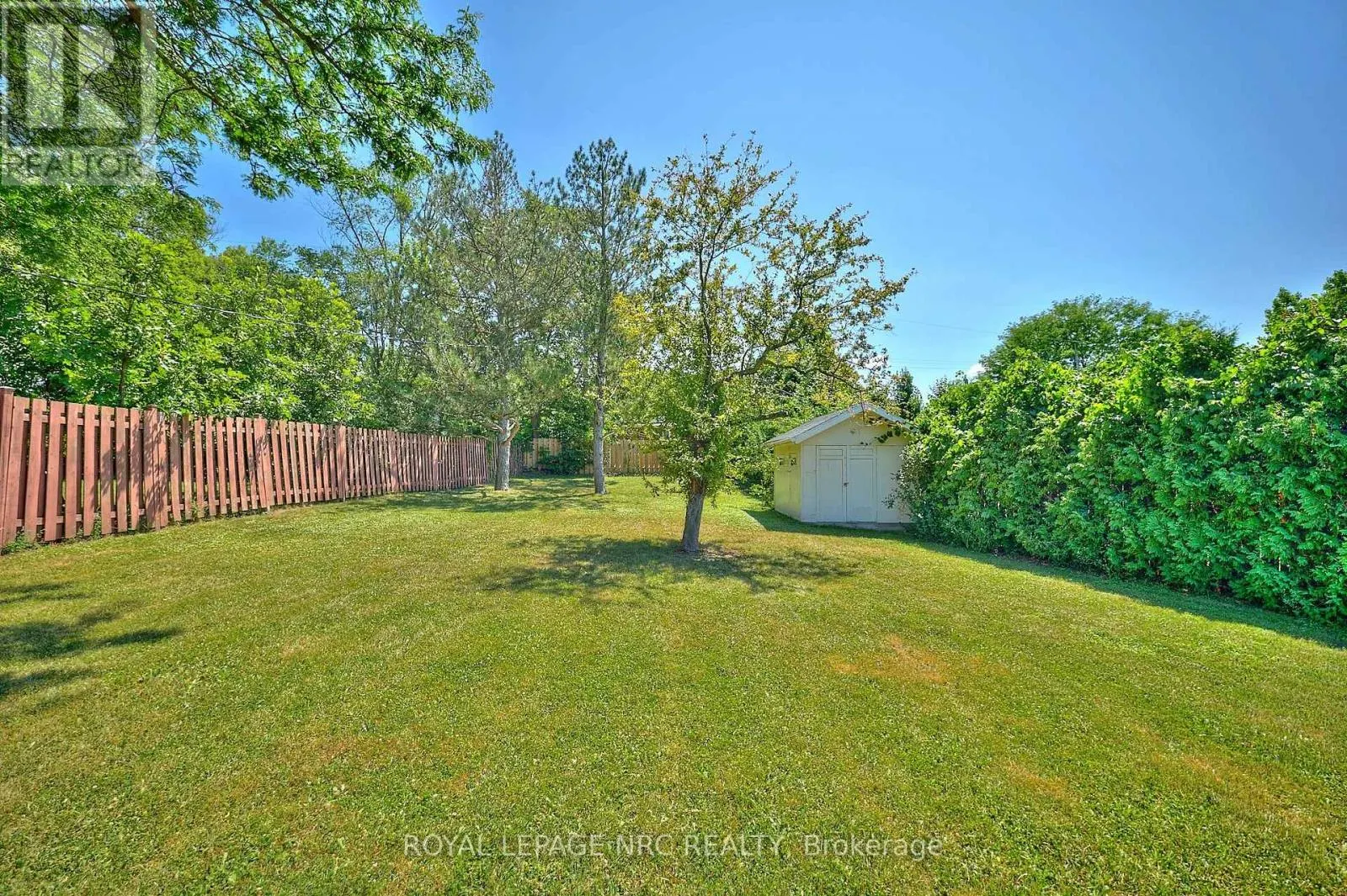 22 OAKRIDGE AVENUE