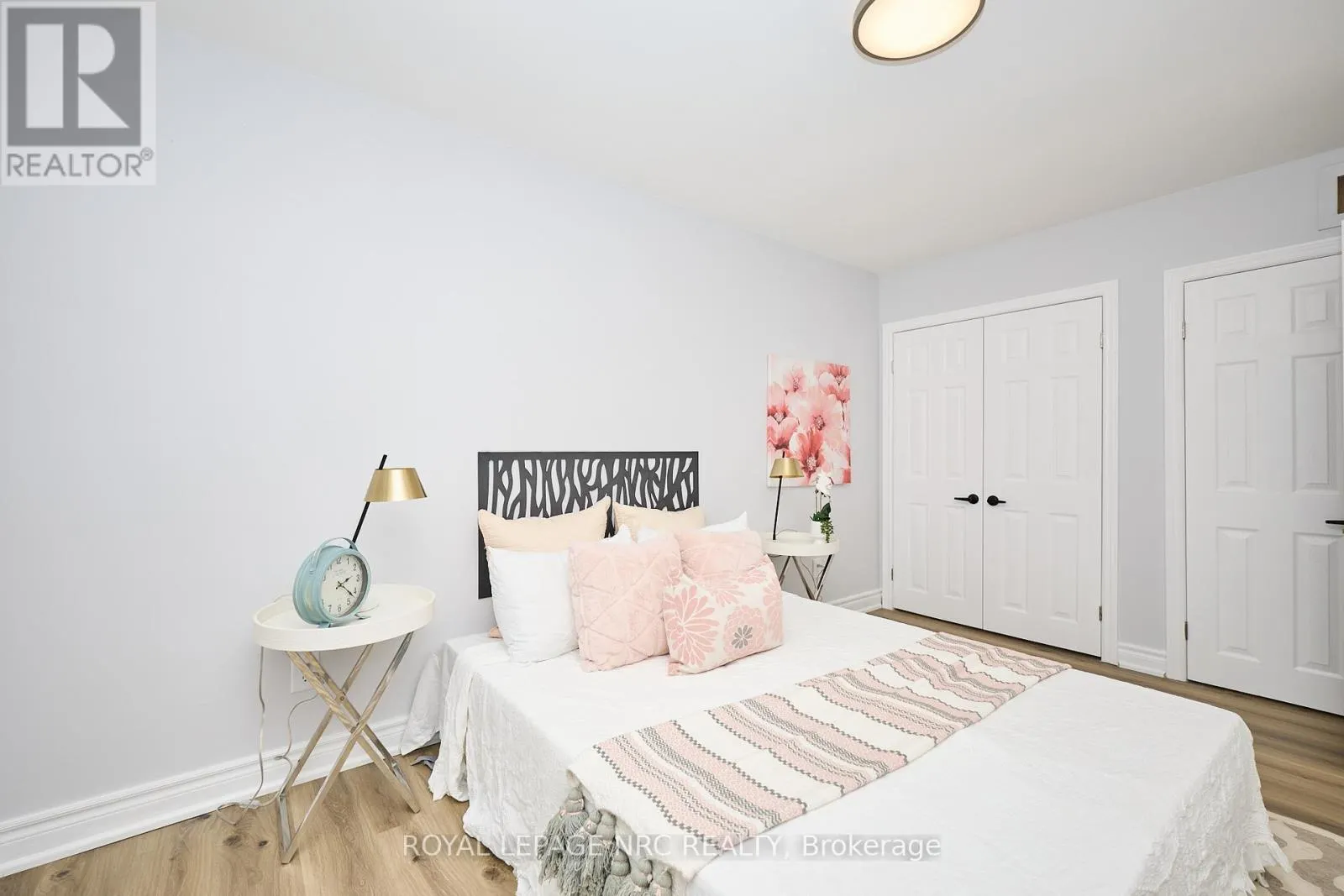 22 OAKRIDGE AVENUE