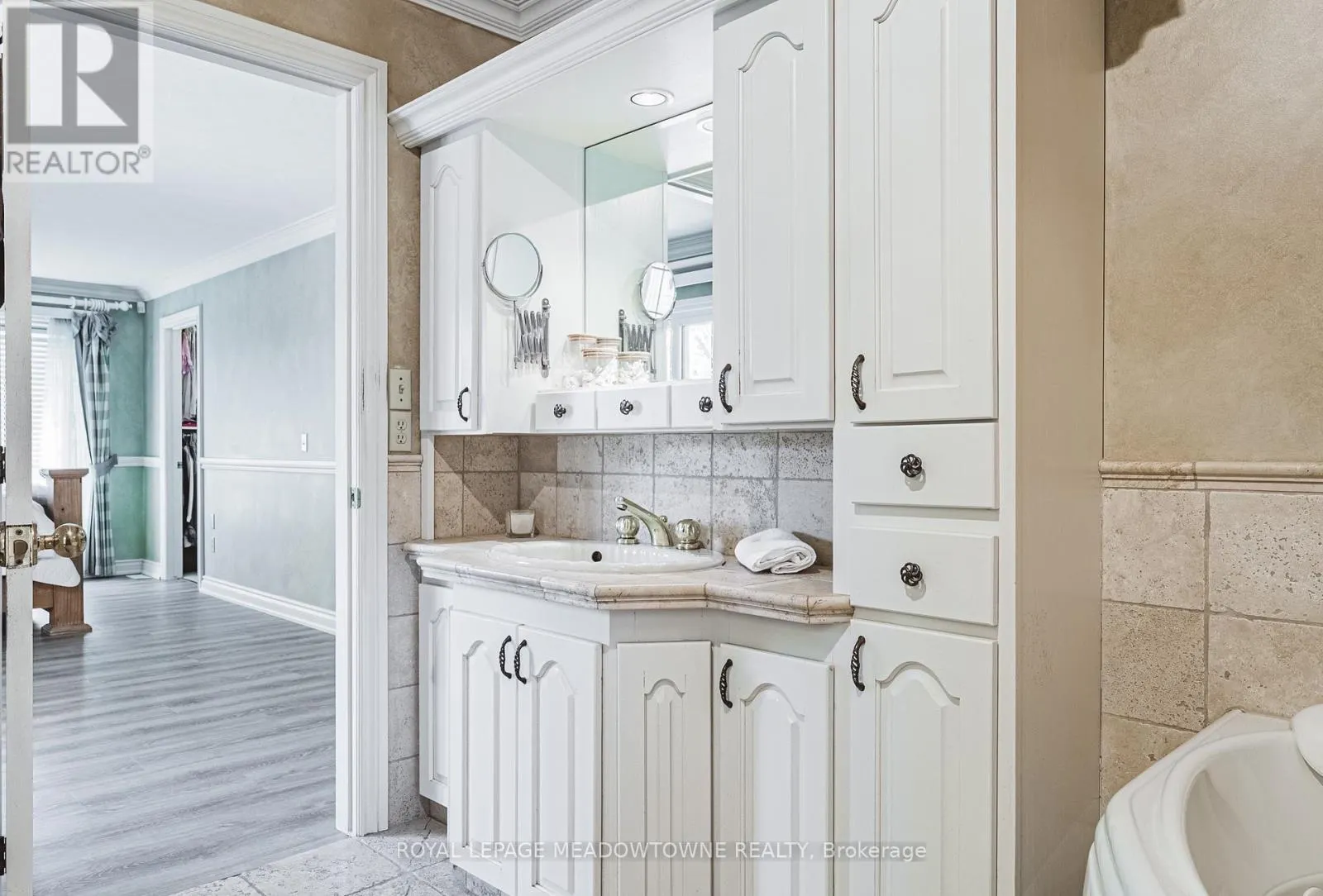 2368 #17 HALDIMAND ROAD